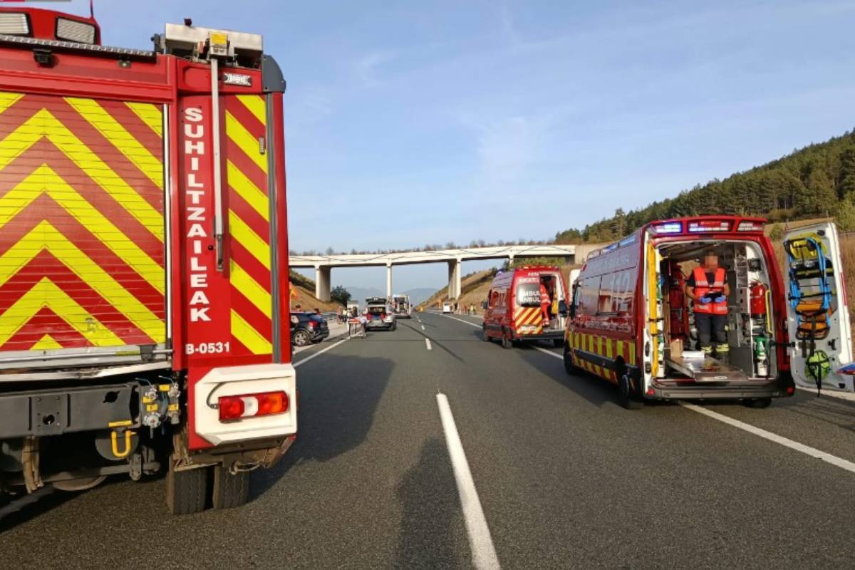 Nueve heridos tras una colisión múltiple de cinco vehículos en la A-21 en Navarra