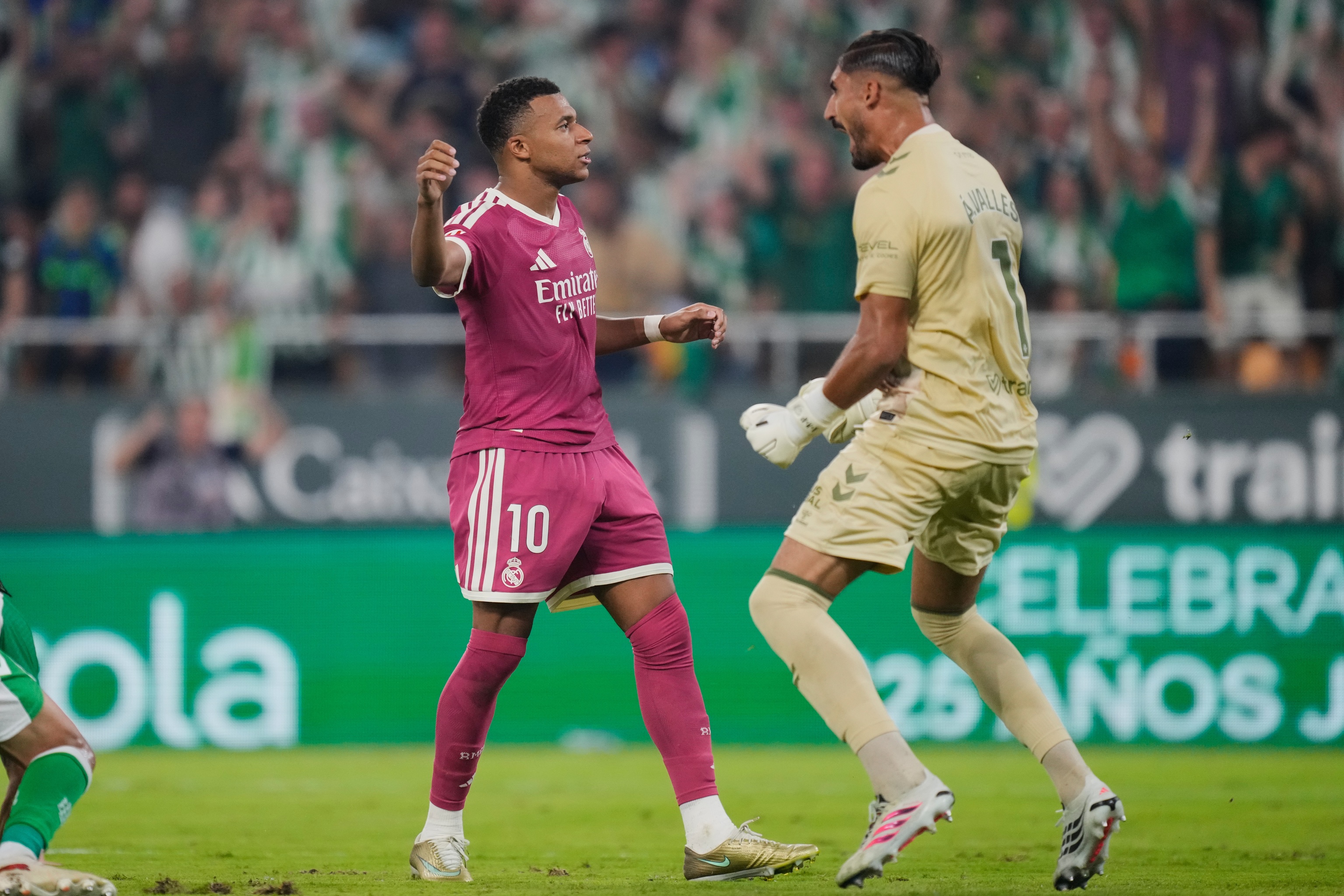 El Madrid lo falla todo en La Cartuja, cae ante el Betis y frena en seco su inicio liguero