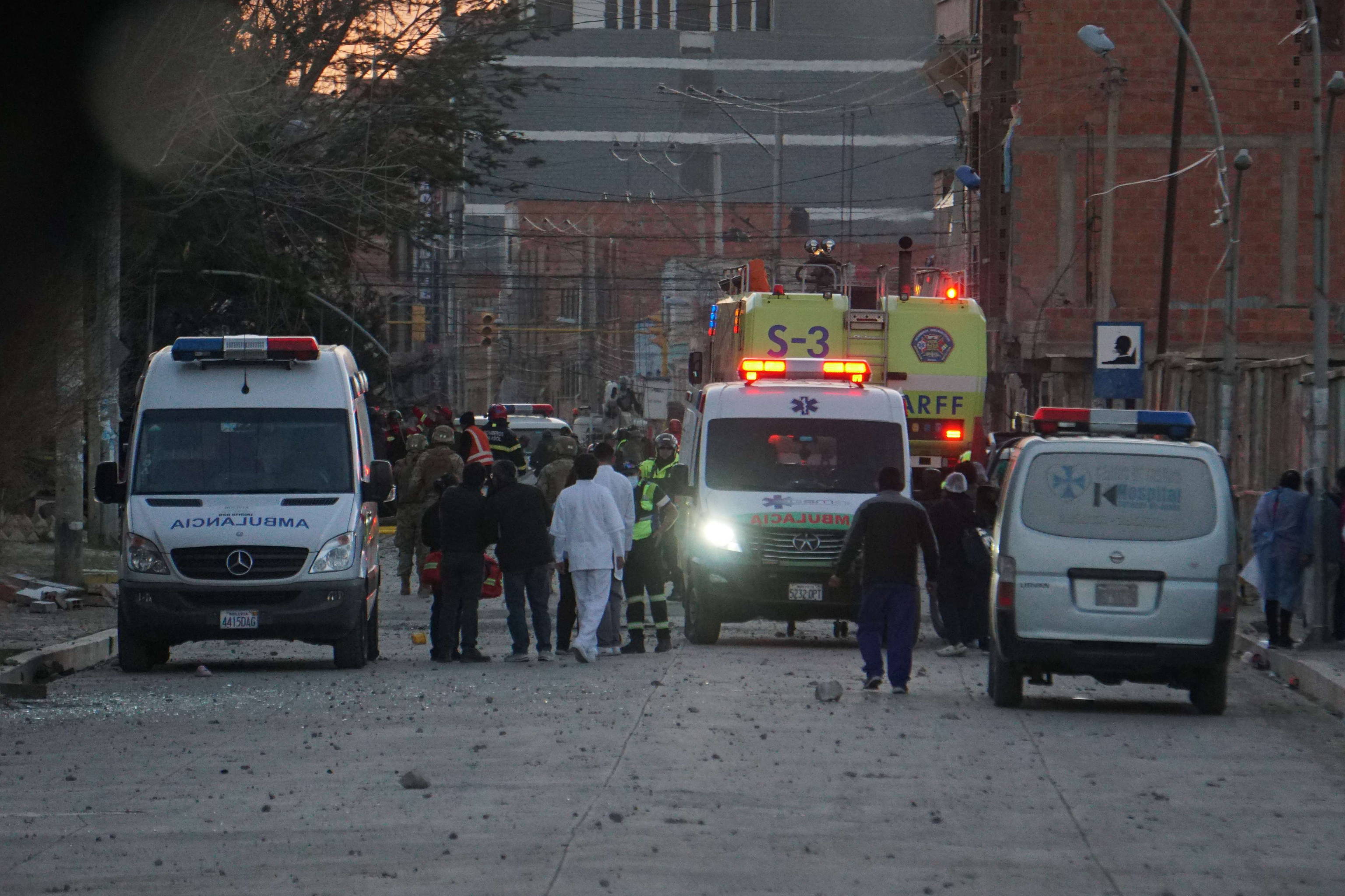 Al menos 10 muertos y 81 heridos por varias explosiones en un cuartel militar en Bolivia