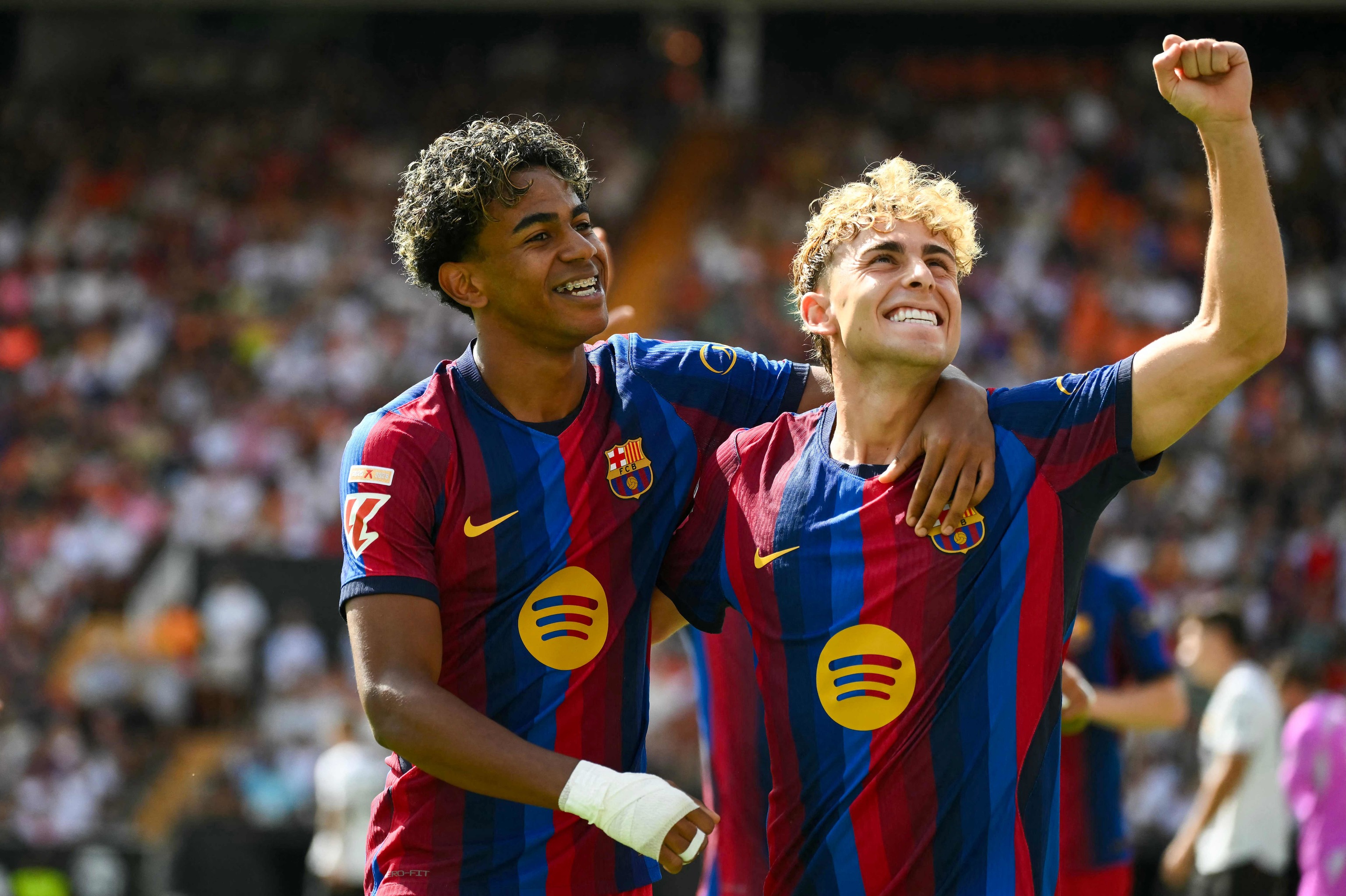 Lamine Yamal y Fermín afilan a un Barça que baila en el infierno de Mestalla