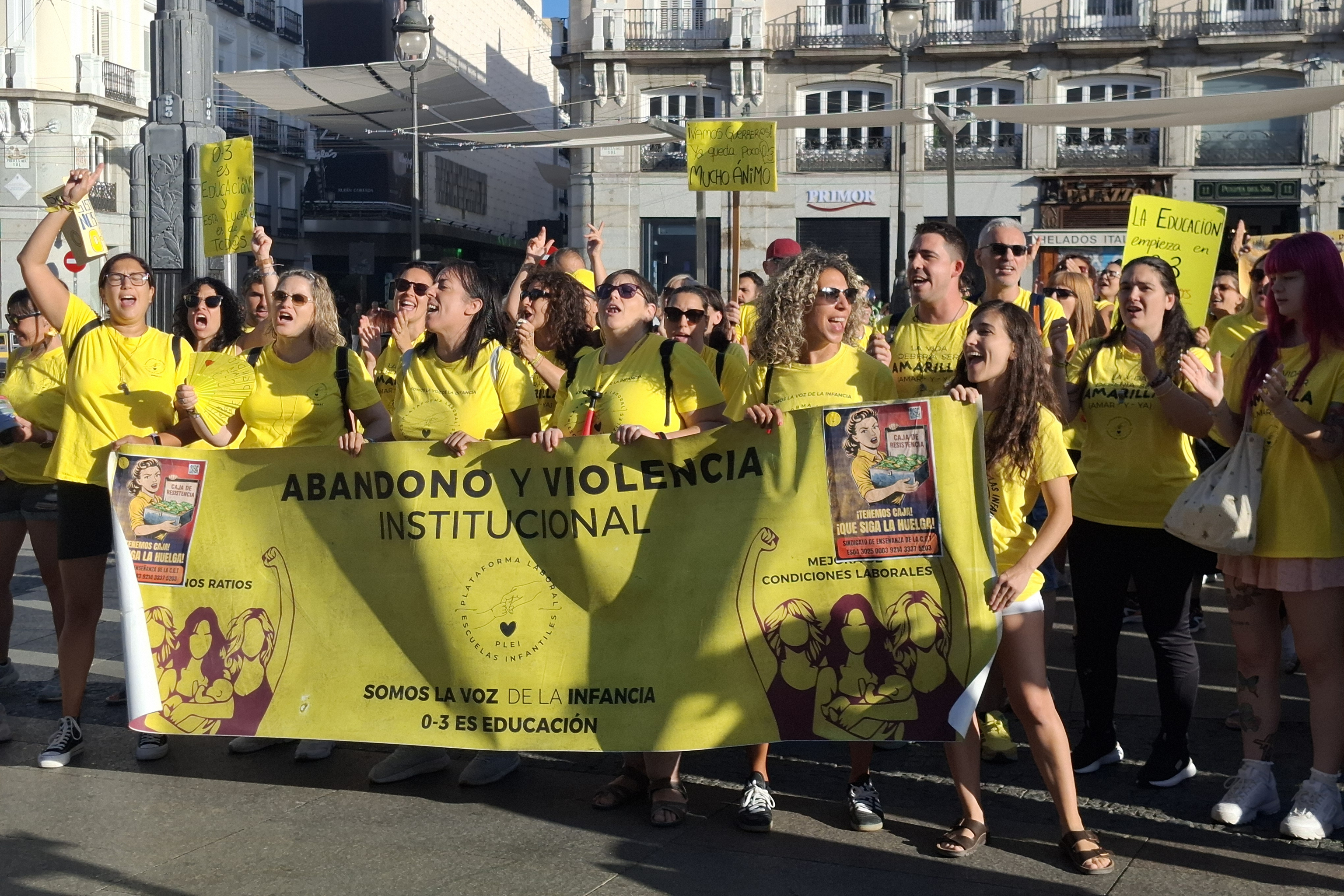 Las educadoras infantiles pernoctarán durante tres días en la Puerta del Sol tras más de cinco meses de huelga indefinida