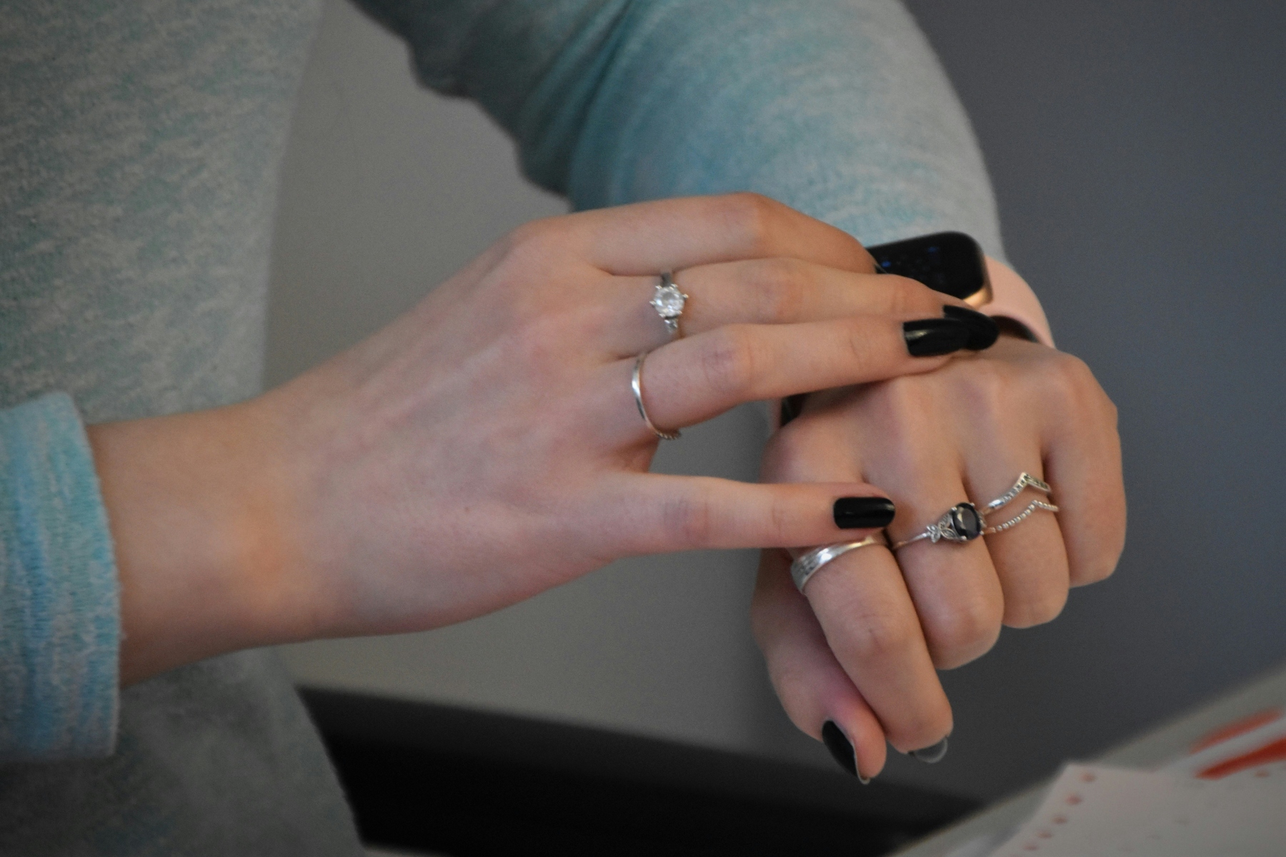 Manicura italiana: qué es y 9 diseños para lucir las uñas tendencia de este otoño