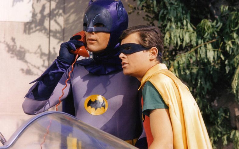 A la venta la mansión de Batman por 32 millones de dólares: siete dormitorios, cine privado y ninguna Batcueva