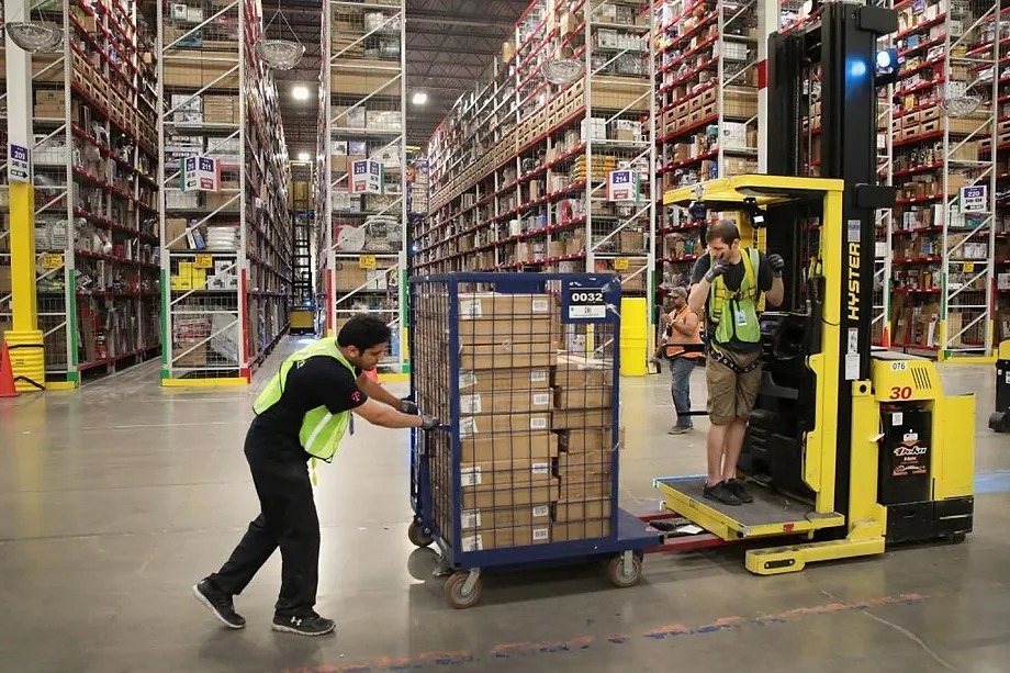 Los estadounidenses sin titulación universitaria viven uno de los mejores mercados laborales en años
