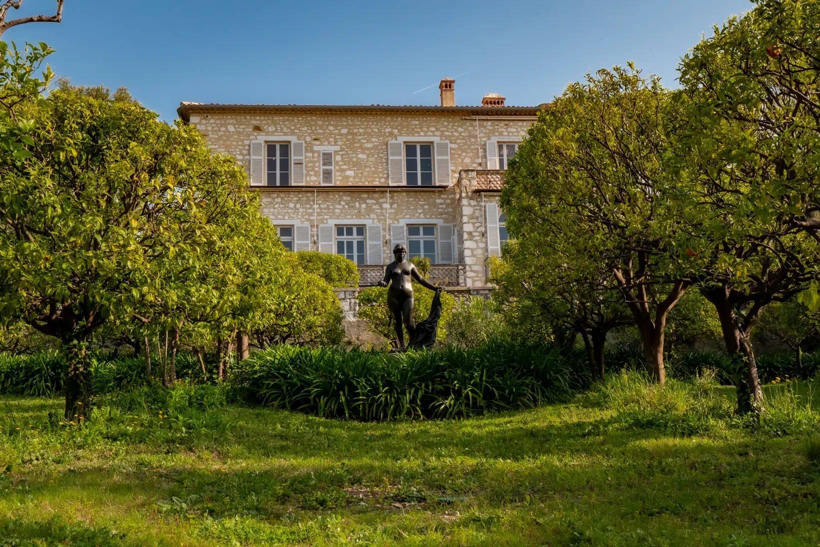 Roban tres obras de arte con un valor de 9 millones de euros del museo Renoir de Cagnes-sur-Mer (Francia)