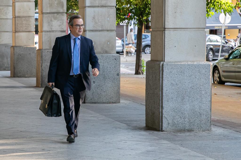 El juez que investiga las piezas pendientes del caso ERE aplaza hasta enero su traslado a un juzgado de Córdoba para completar la instrucción