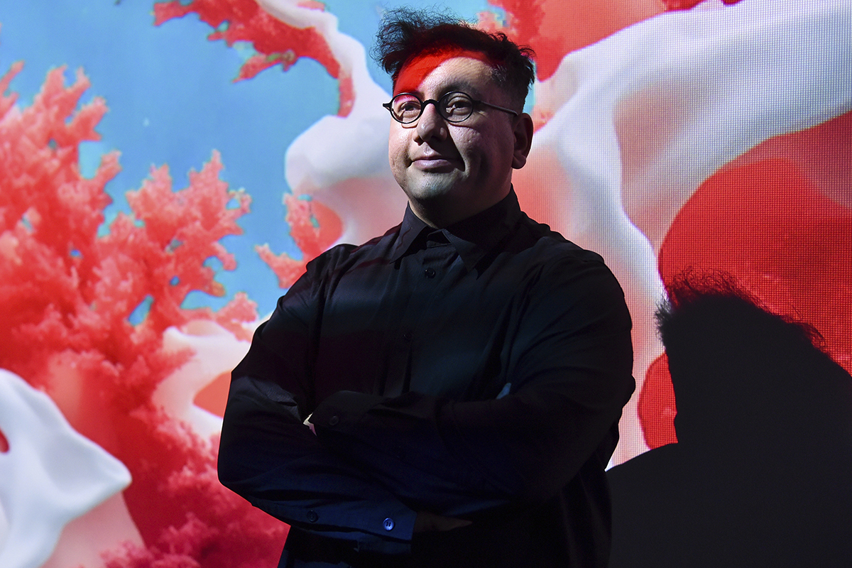 En el museo interactivo de Refik Anadol, el gran artista de la IA: "Lo nuestro no son simples proyecciones sobre pantallas, nos tomamos esto muy en serio"