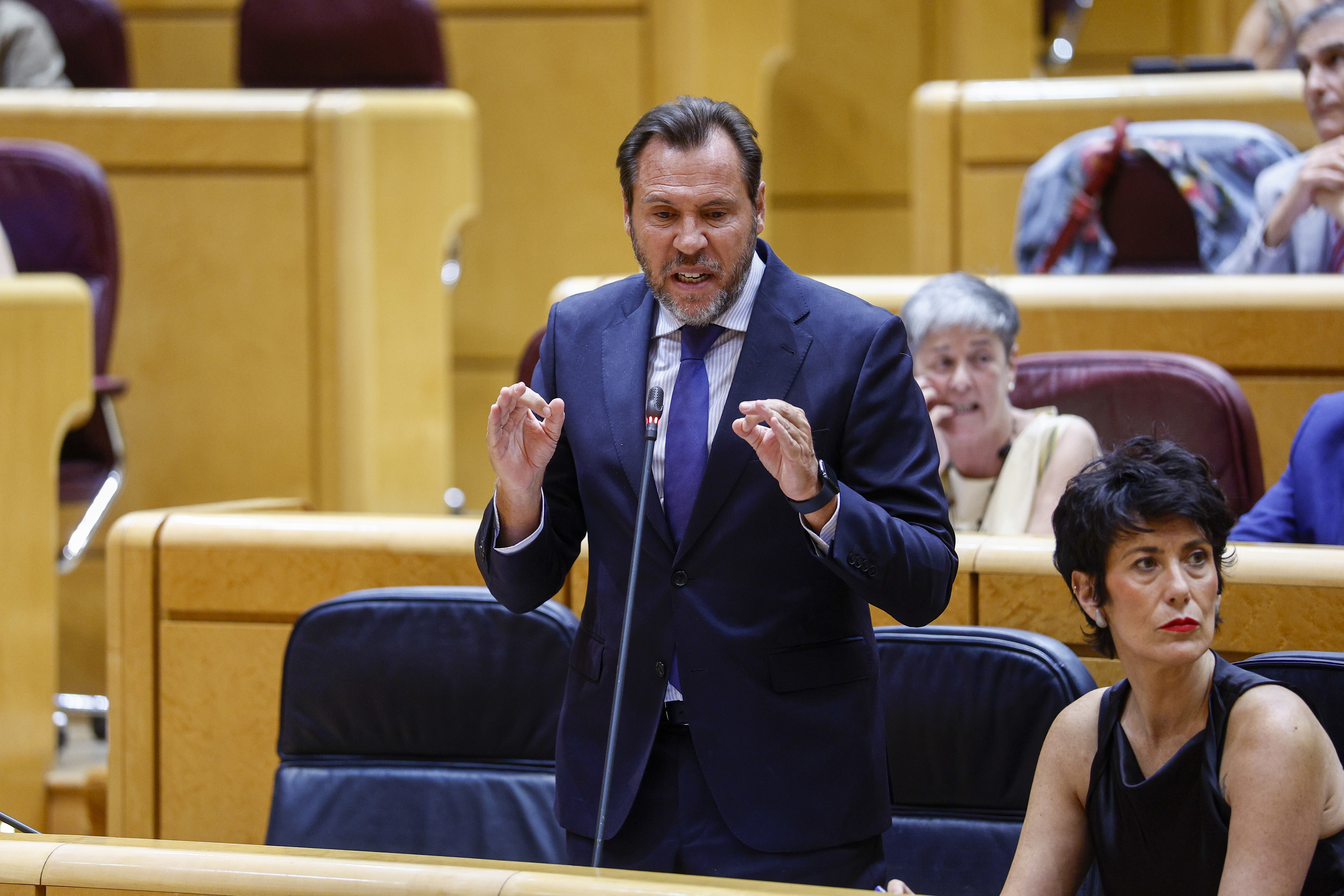 Puente se revuelve contra los reproches del PP por la crisis migratoria en Ceuta acusando a Vivas de "permanente deslealtad"