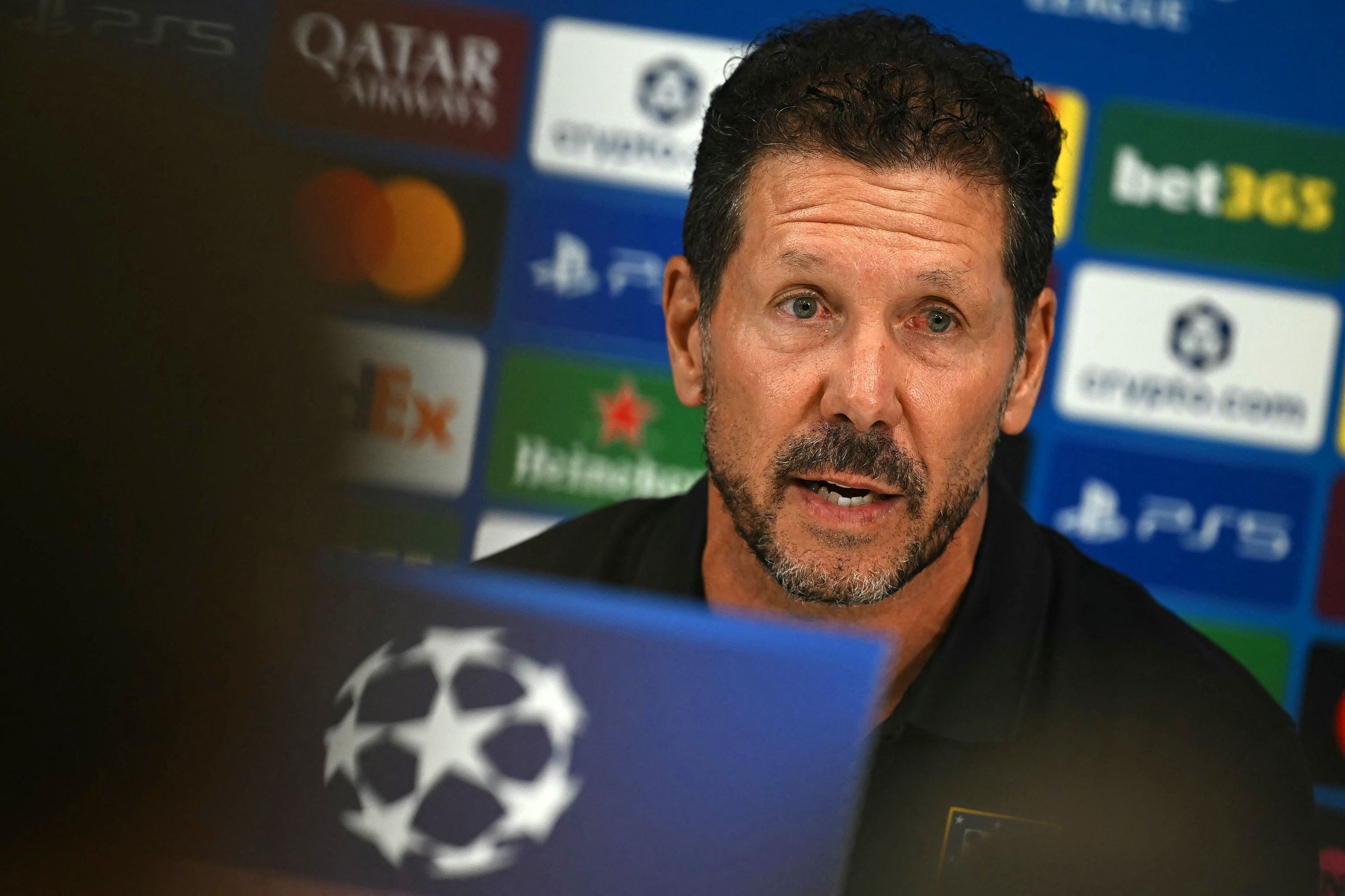 El deja vu de Liverpool y un Atlético sin delantero fijo: "A Julián no lo veo para empezar"