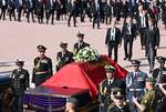Los reyes Felipe VI y Letizia participan en el cortejo fúnebre de Harald V de Noruega