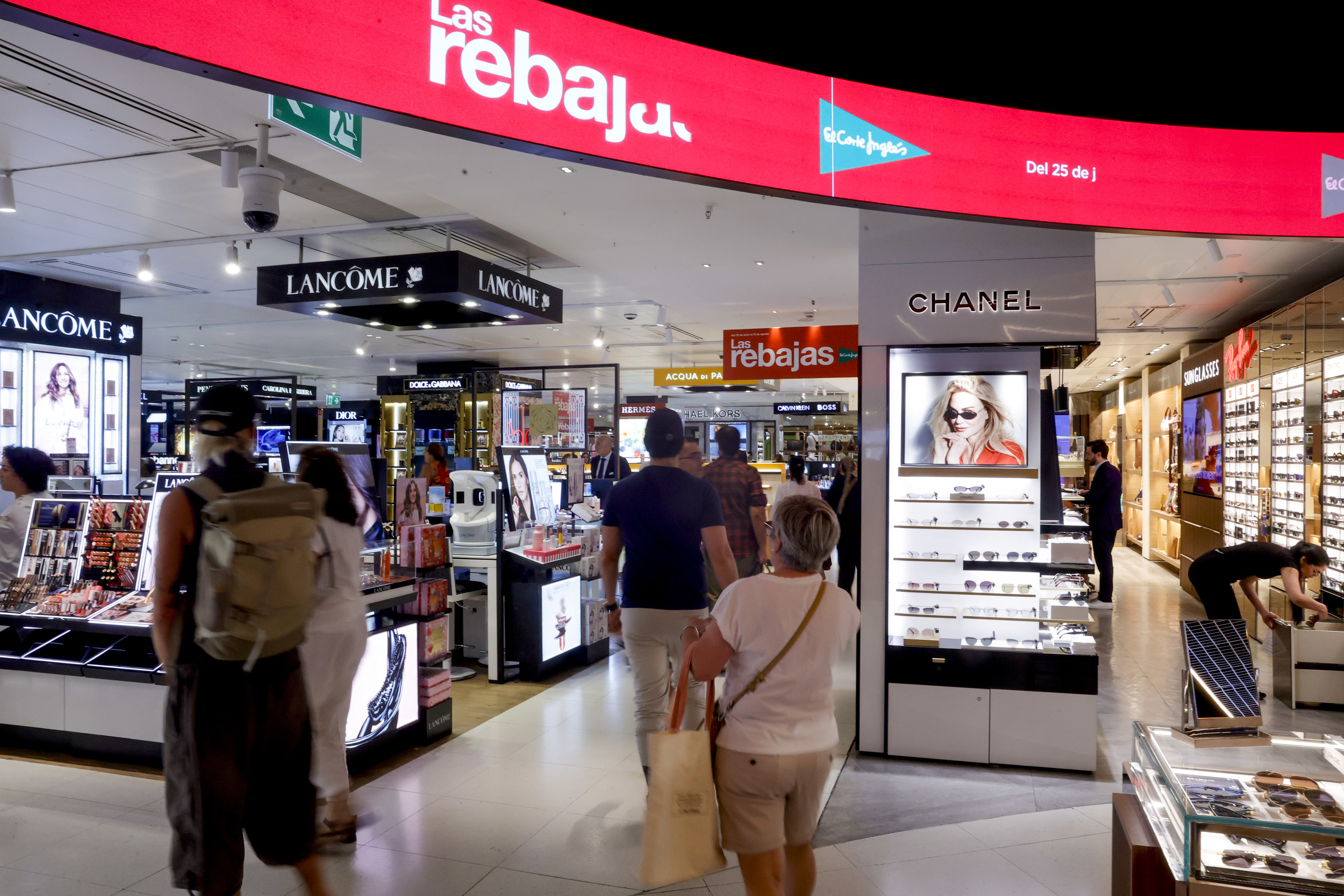 Los trabajadores de grandes almacenes lideran la ofensiva salarial en plena ola de inflación y exigen más del 16% hasta 2029