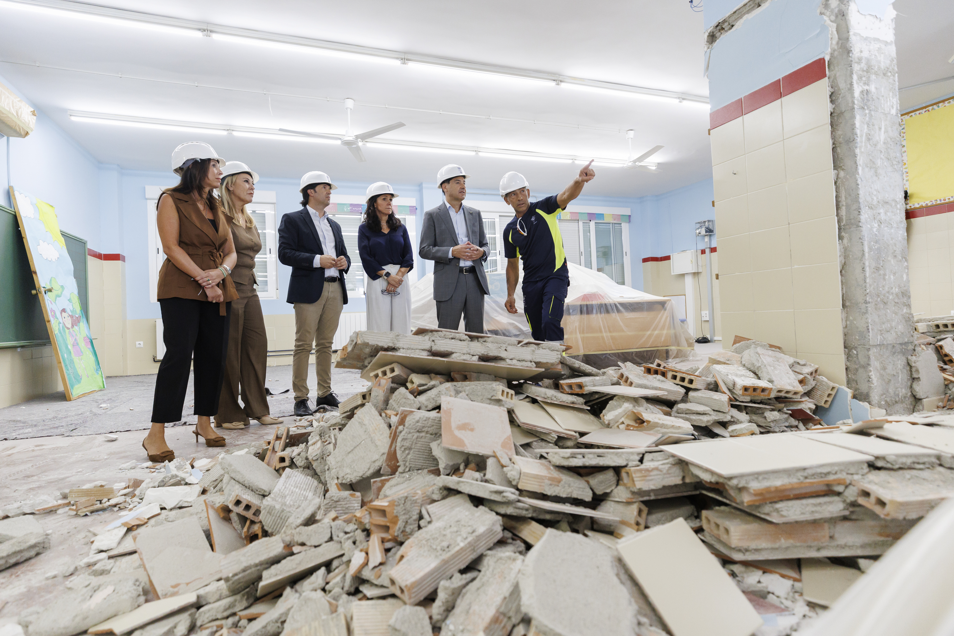 La Junta inyectará en Granada más de 46 millones para paliar los efectos de los terremotos y promoverá la formación sísmica