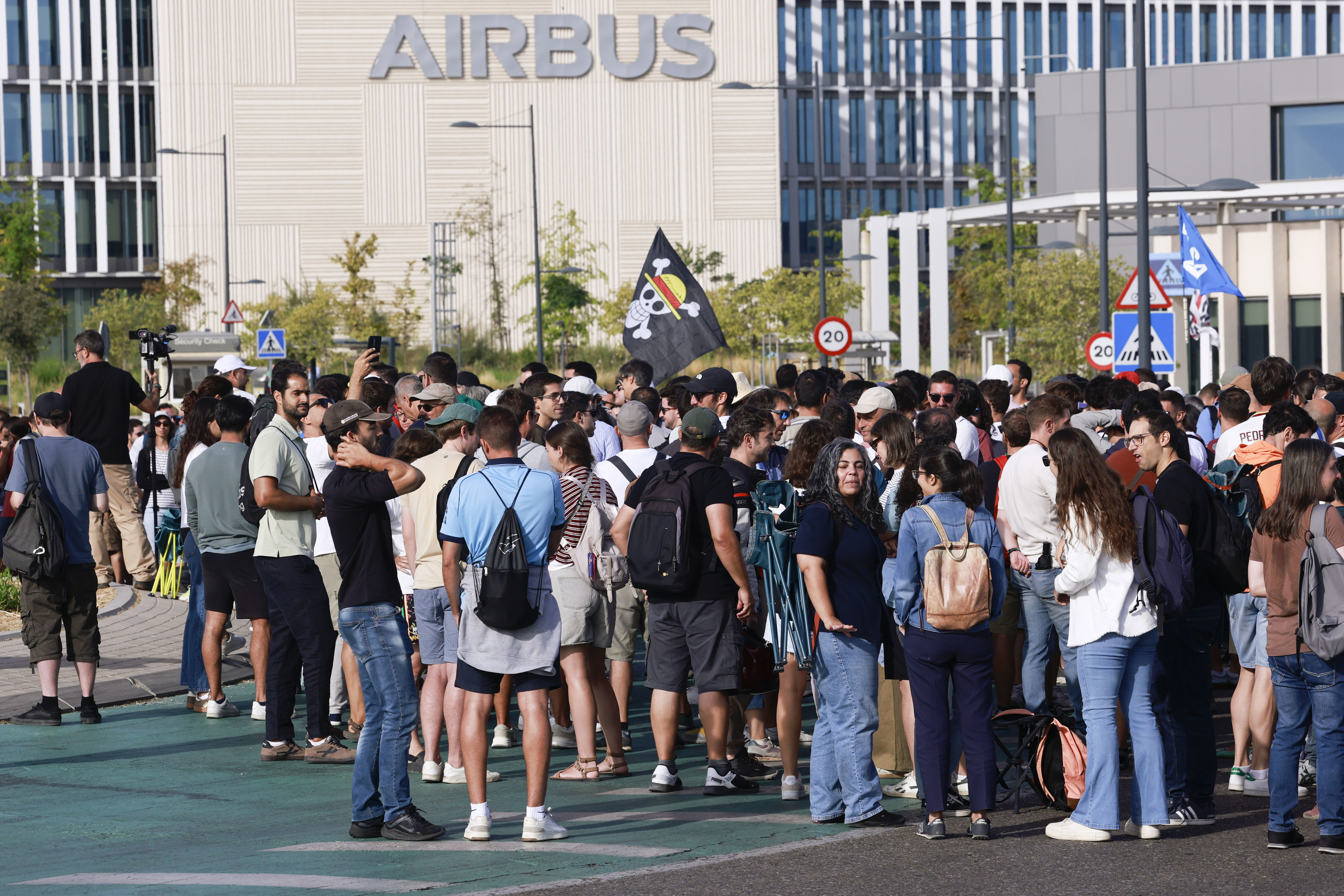 Los sindicatos pausan la huelga indefinida de Airbus ante la división en la plantilla