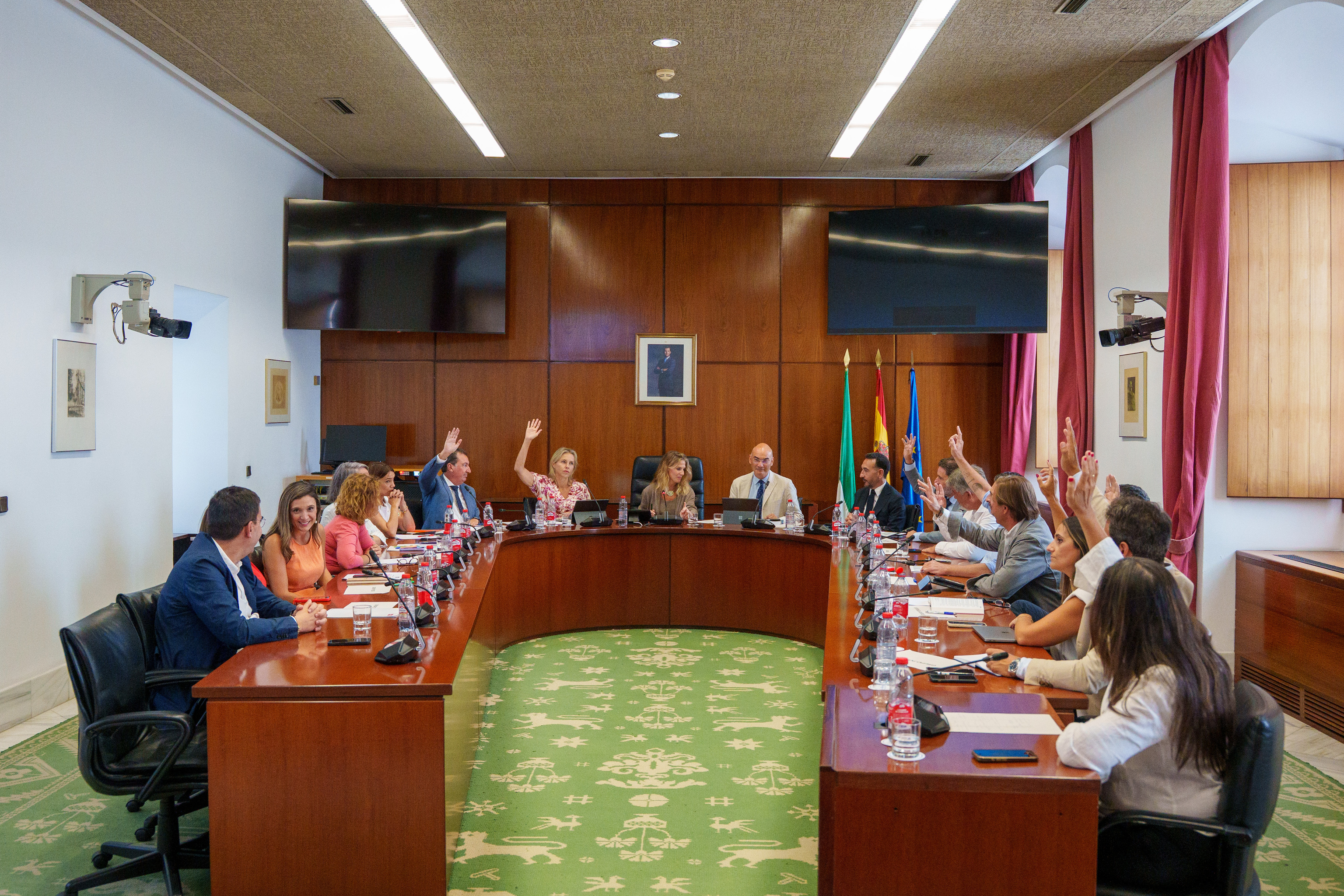 La izquierda andaluza sortea la mayoría parlamentaria del PP y Vox y veta una iniciativa sobre el papel del Gobierno y Marruecos en la crisis de Ceuta