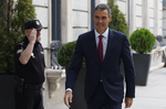 "Nos hemos pegado un tiro en el pie": incredulidad en el PSOE tras los informes y la versión del Gobierno