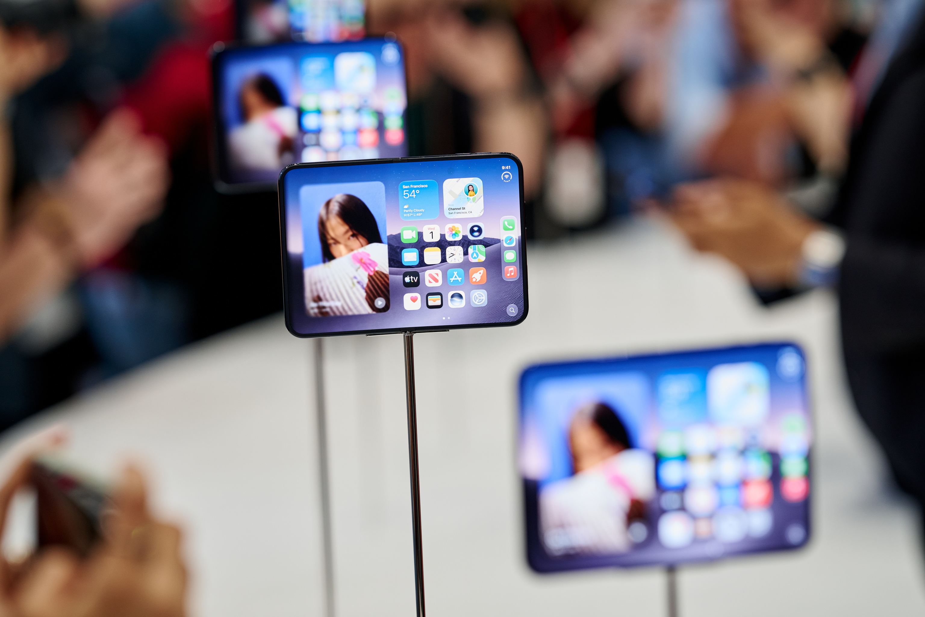 Probamos el iPhone Duo: ¿sustituirá a los iPhone normales? ¿y por qué cuesta 2.369 euros?