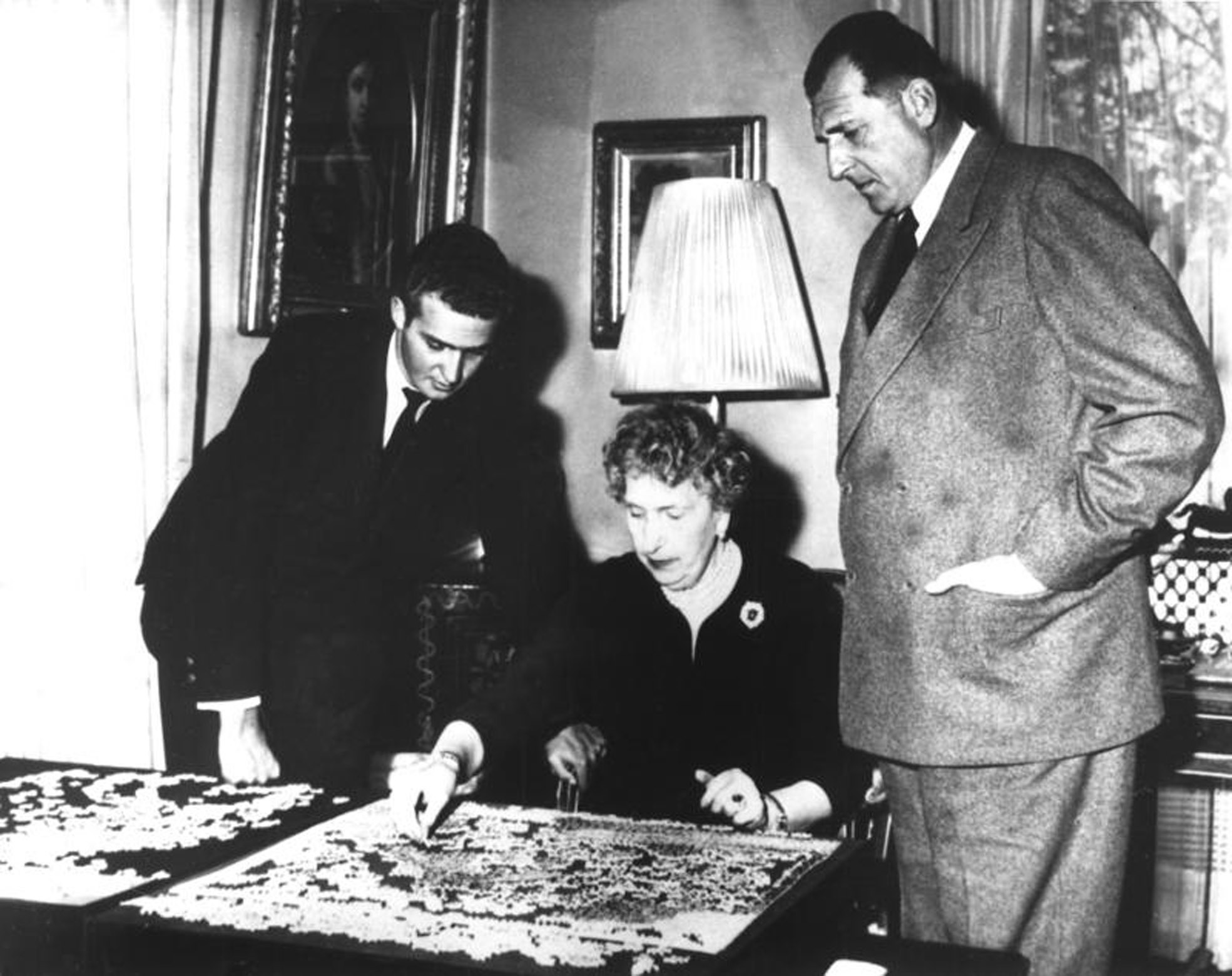 César Cervera, historiador: "Don Juan Carlos puede seguir aún fastidiando a su hijo Felipe si decide regresar a España"