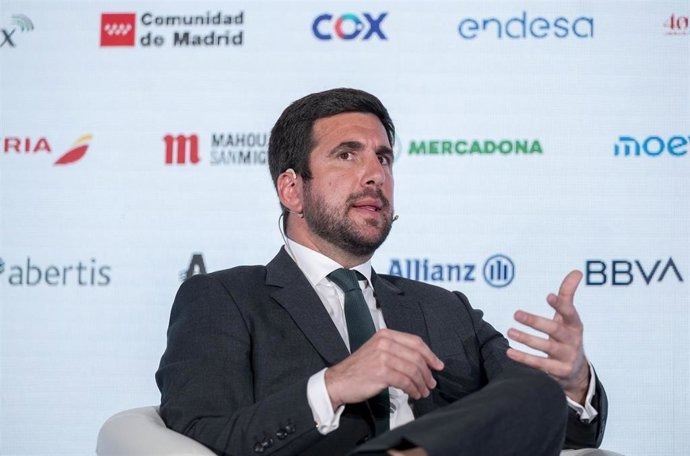Cox cierra con éxito una emisión de 800 millones de dólares de capital híbrido en el mercado de EEUU