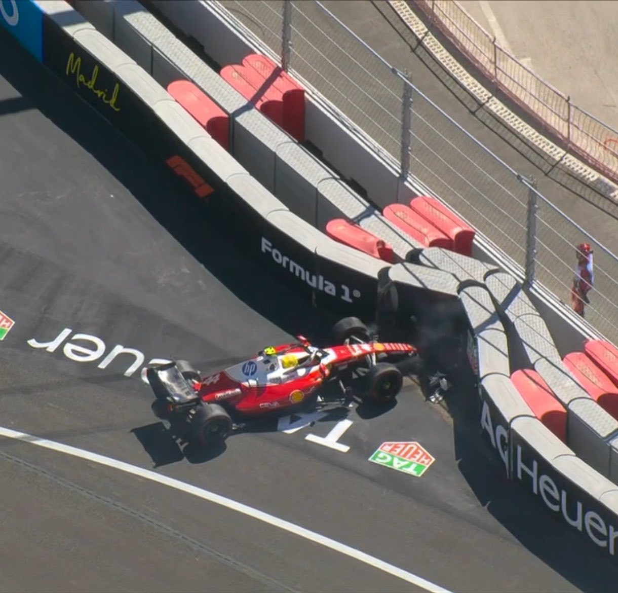 Más accidentes en los Libres 3 de Madring: Hamilton y Bearman terminan contra el muro en una sesión dominada por Antonelli