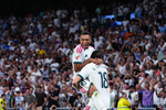 Un Madrid fulgurante aprovecha la inocencia del Rayo y calma las aguas del Bernabéu