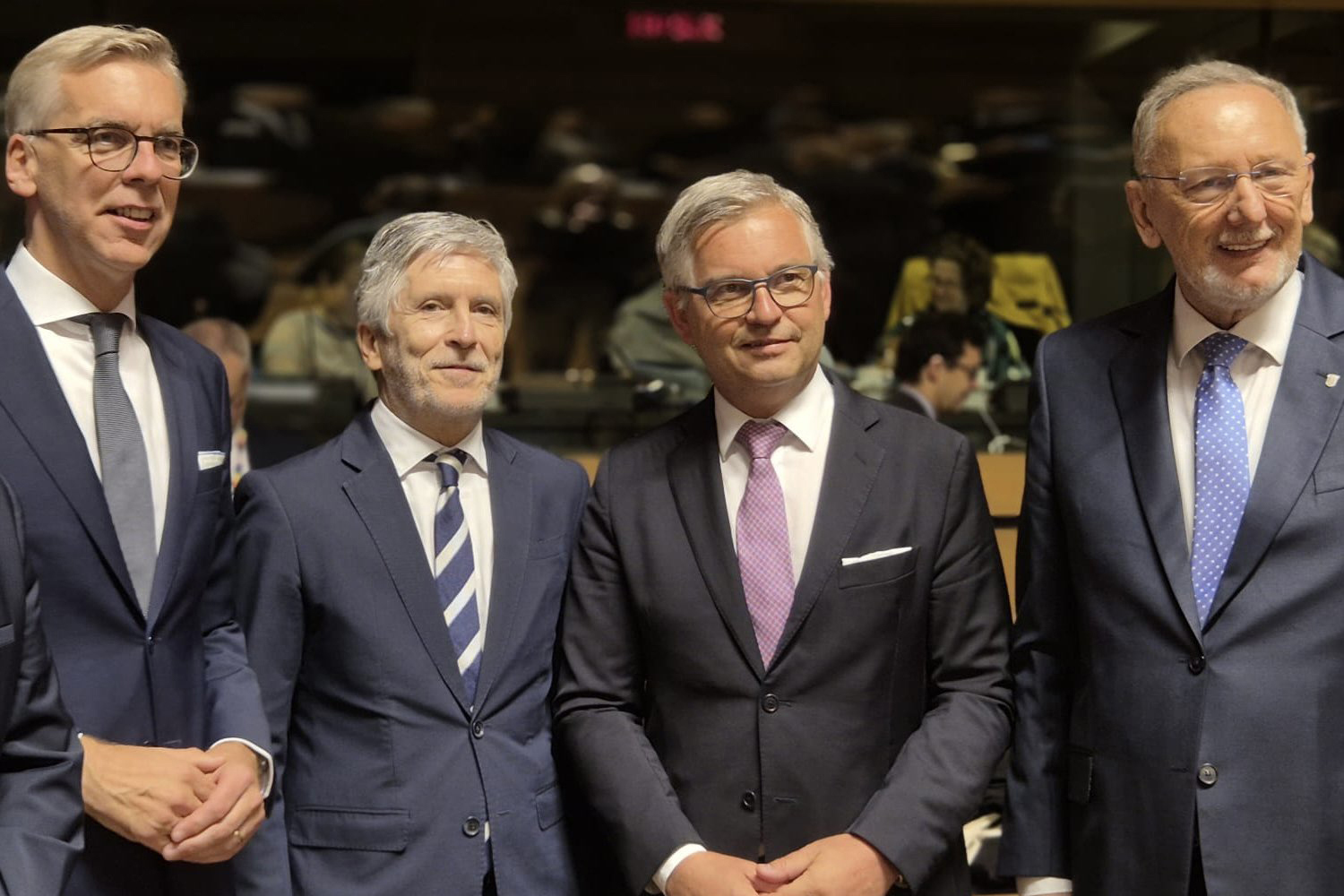 Bruselas avisó en mayo de que España no tiene un plan efectivo ante llegadas masivas de inmigrantes y sufre "carencias de personal" fronterizo