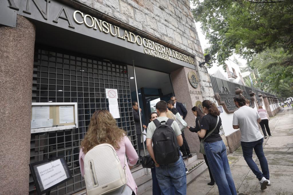 La Junta Electoral ejecuta la paralización de la 'ley de nietos' y pide informes a los consulados sobre el nexo de los nacionalizados con el exilio