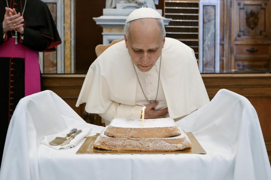 El papa, León XIV, celebra sus 71 años con un regalo para los empleados del Vaticano: revoca los recortes salariales del covid
