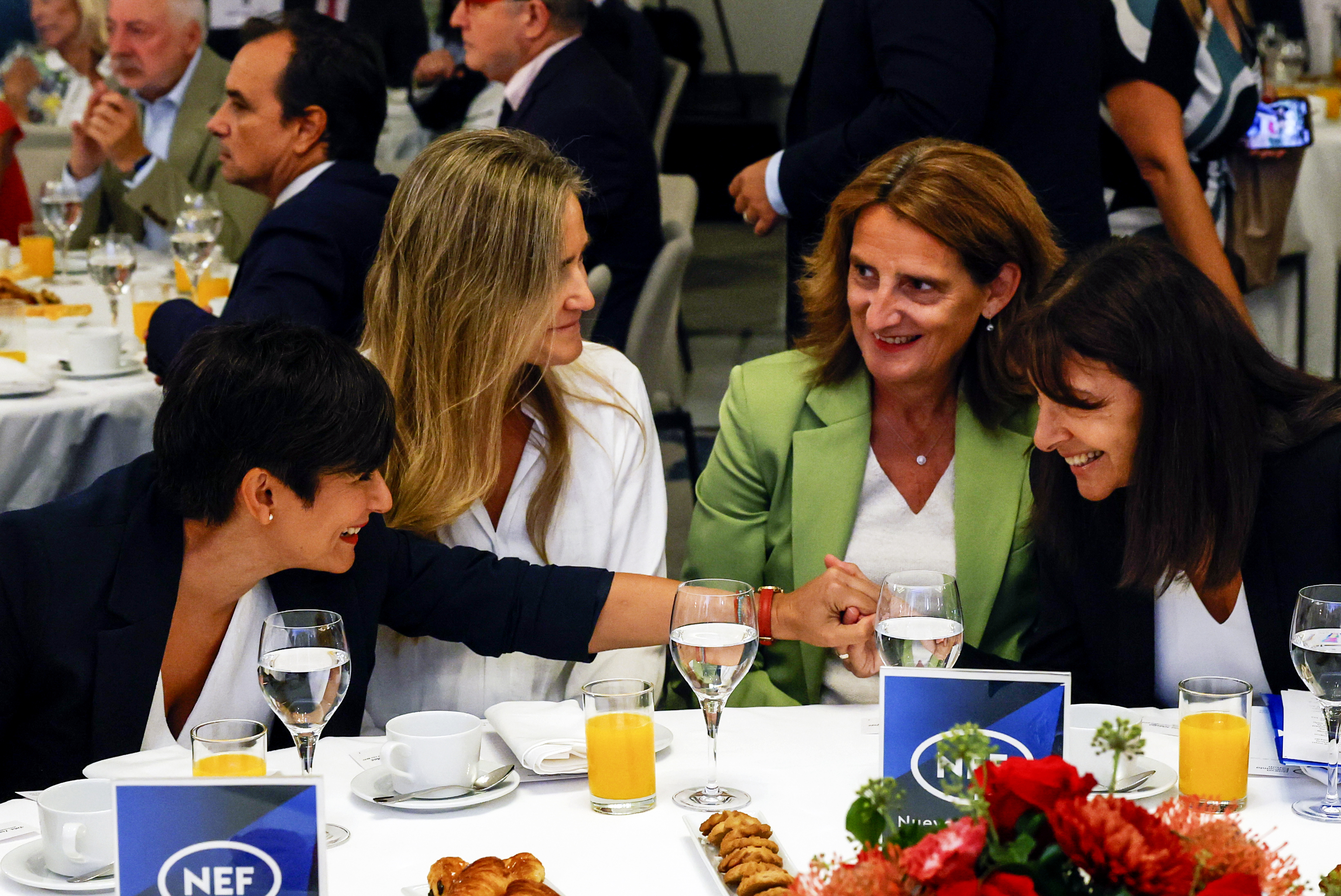 Malas noticias para Sánchez en el CIS de Tezanos: los problemas económicos se cronifican como grandes preocupaciones
