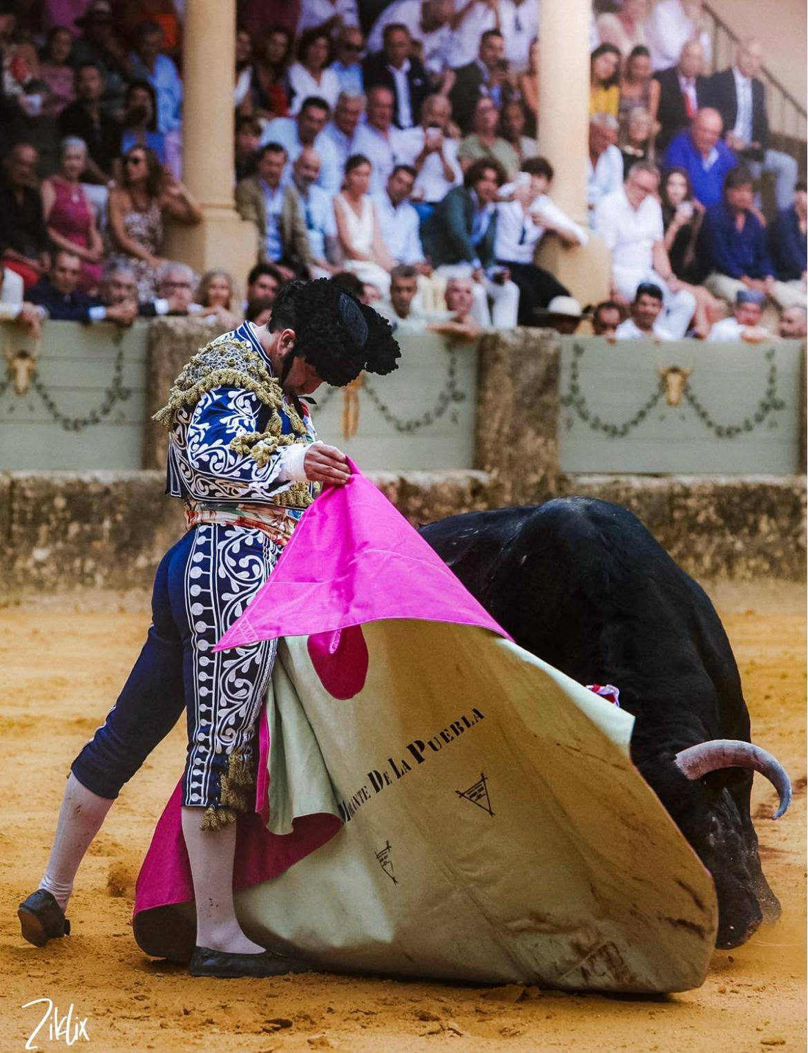 Las sospechas sobre Ziklix, la gran promesa de la fotografía taurina: acusado de plagiar con IA imágenes de Morante
