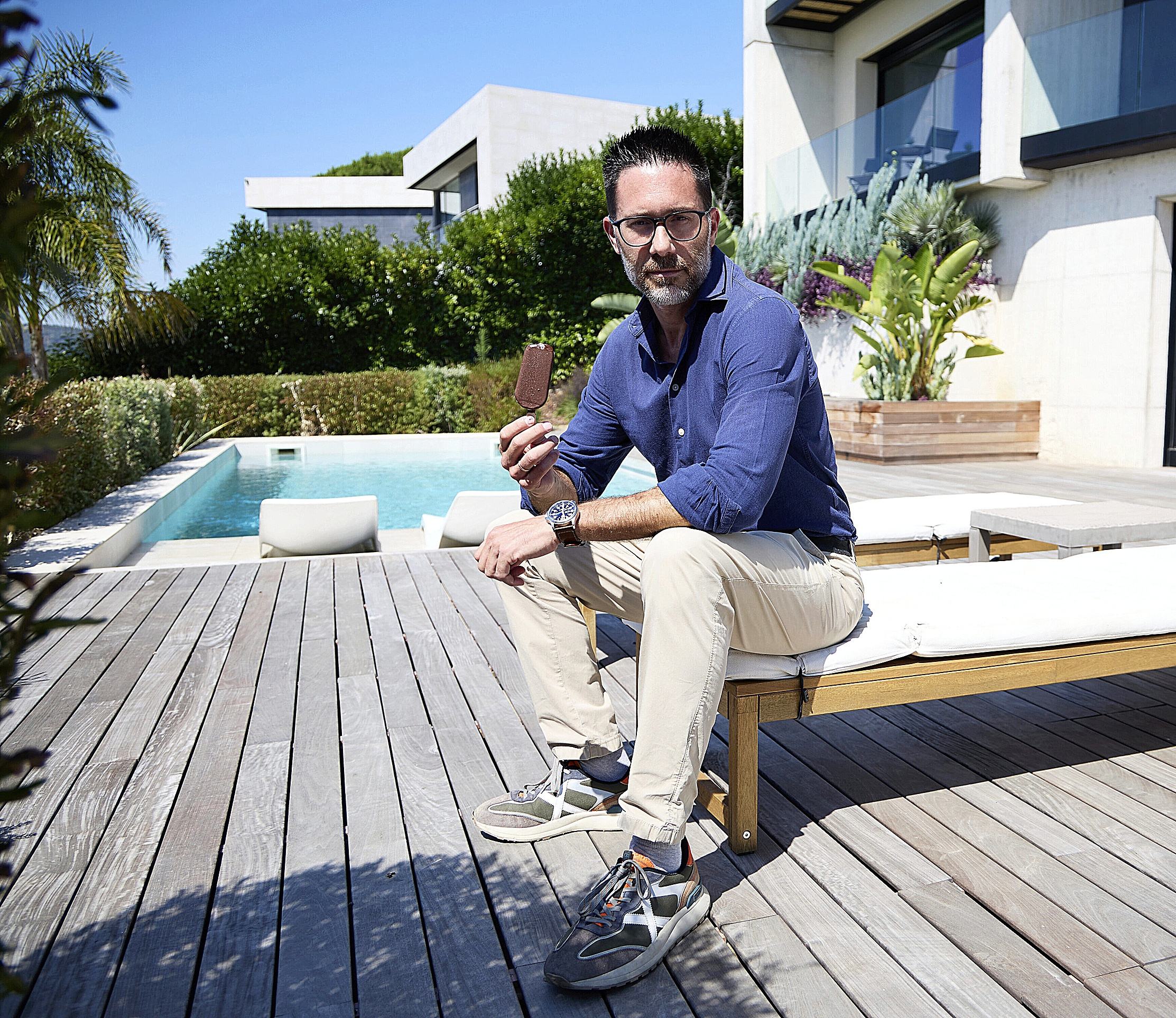 Pablo Escayola: "En Barcelona el dueño de una casa de 10 millones puede ir con camiseta en un Smart. Eso en Madrid no pasa"
