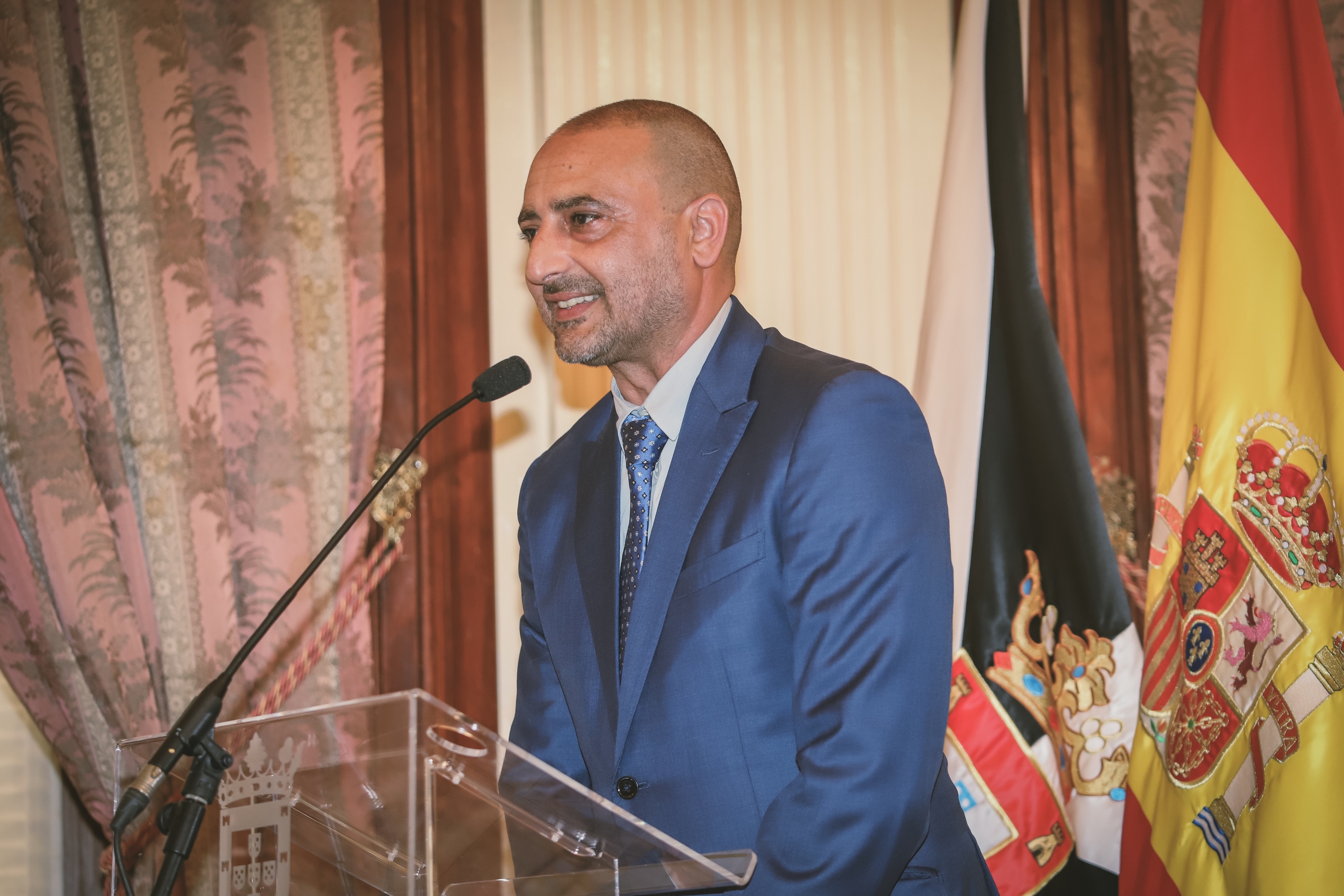 Luhay Hamido, presidente del Ceuta: "Quien no se sienta identificado porque el presi es morito, que dé un paso al frente"