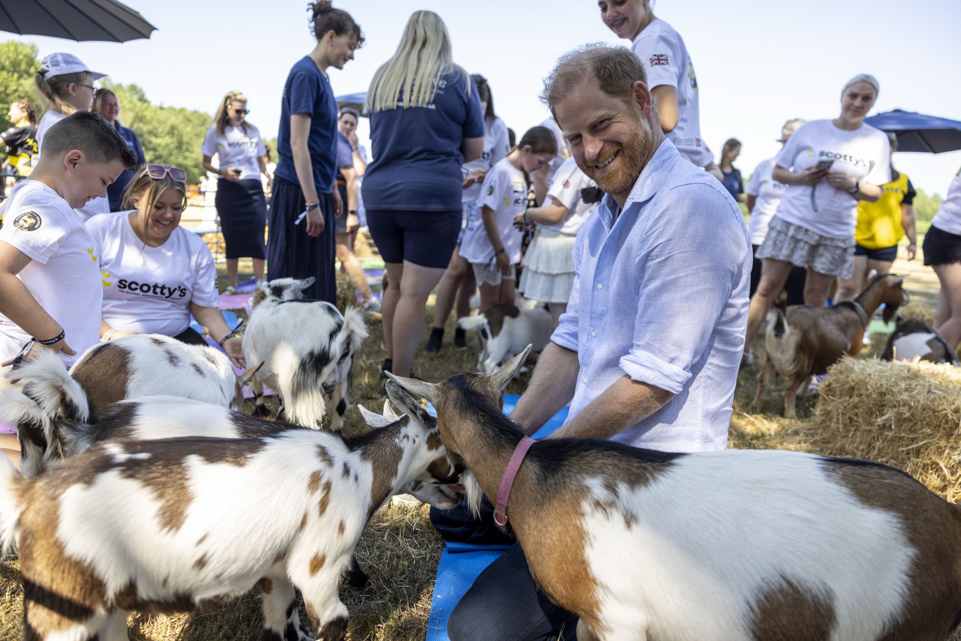 El príncipe Harry, que cumple hoy 42 años, y Meghan Markle cambian de colegio a sus hijos Archie y Lilibet por seguridad