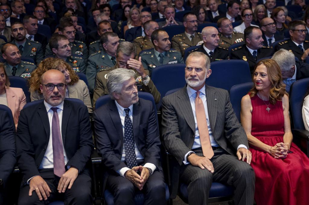 Felipe VI recuerda en su primer discurso tras el asalto a Ceuta que la ciudad continúa "inmersa en una situación de extrema complejidad"