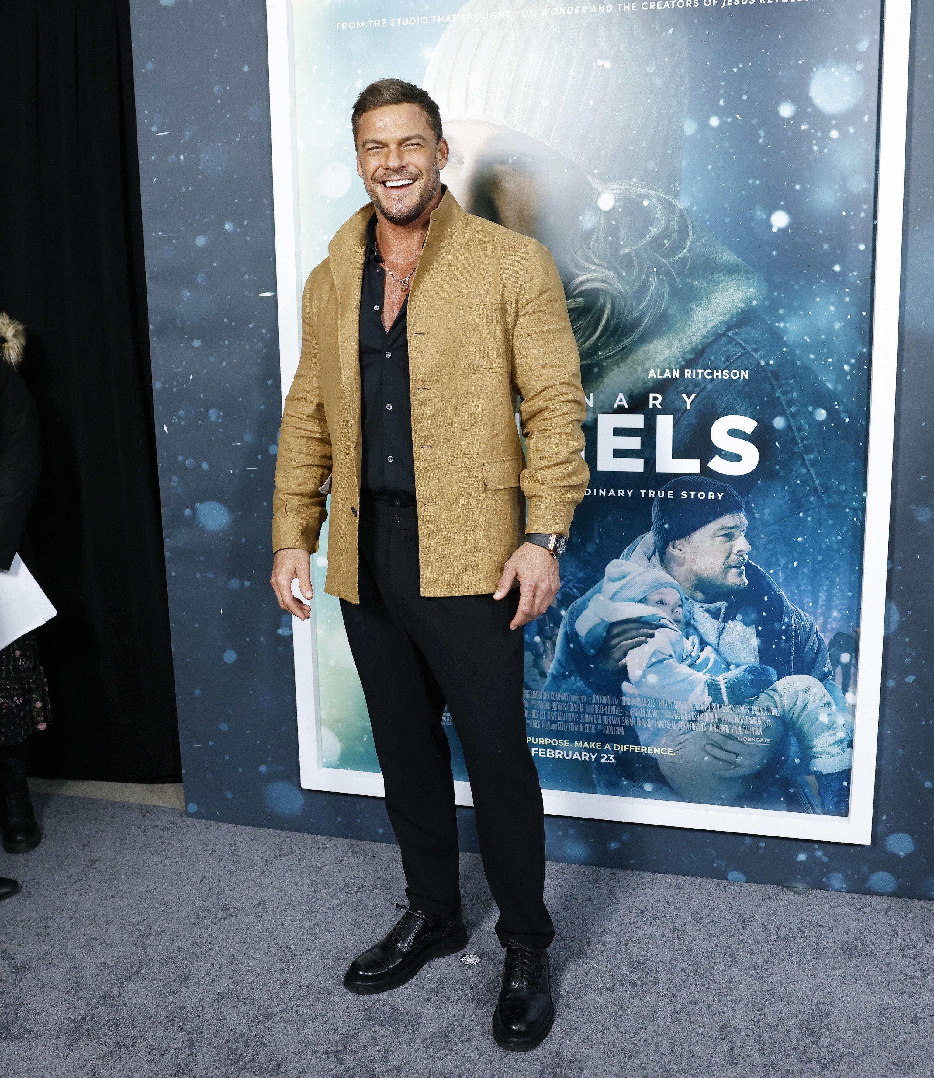 Alan Ritchson, durante la paresentación de 'Ordinary Angels'.