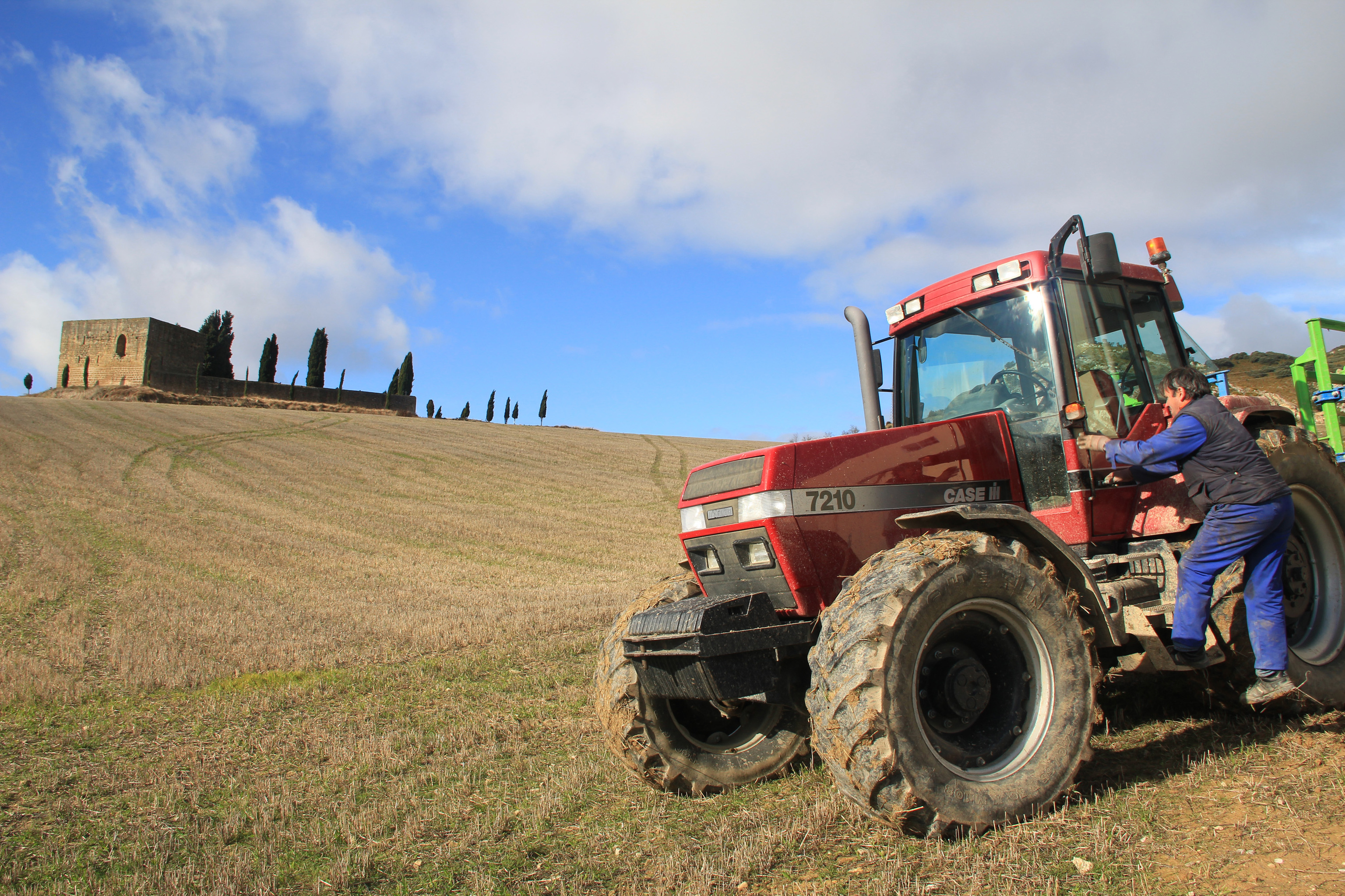 Alarma en el gasóleo agrícola: llenar el depósito de un tractor se dispara en siete meses un 45,6 %