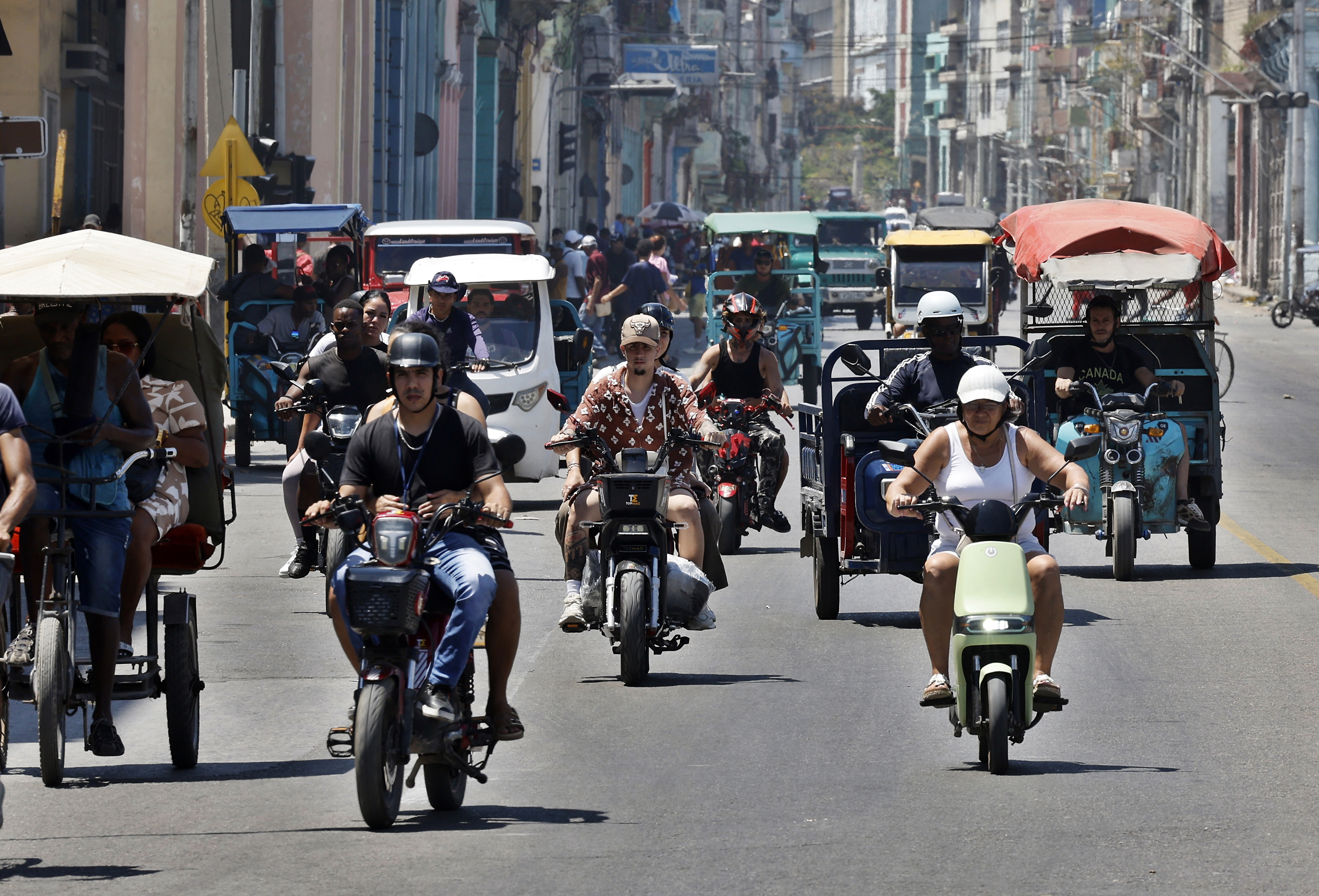 El castrismo salva el verano con récords históricos de impopularidad en Cuba