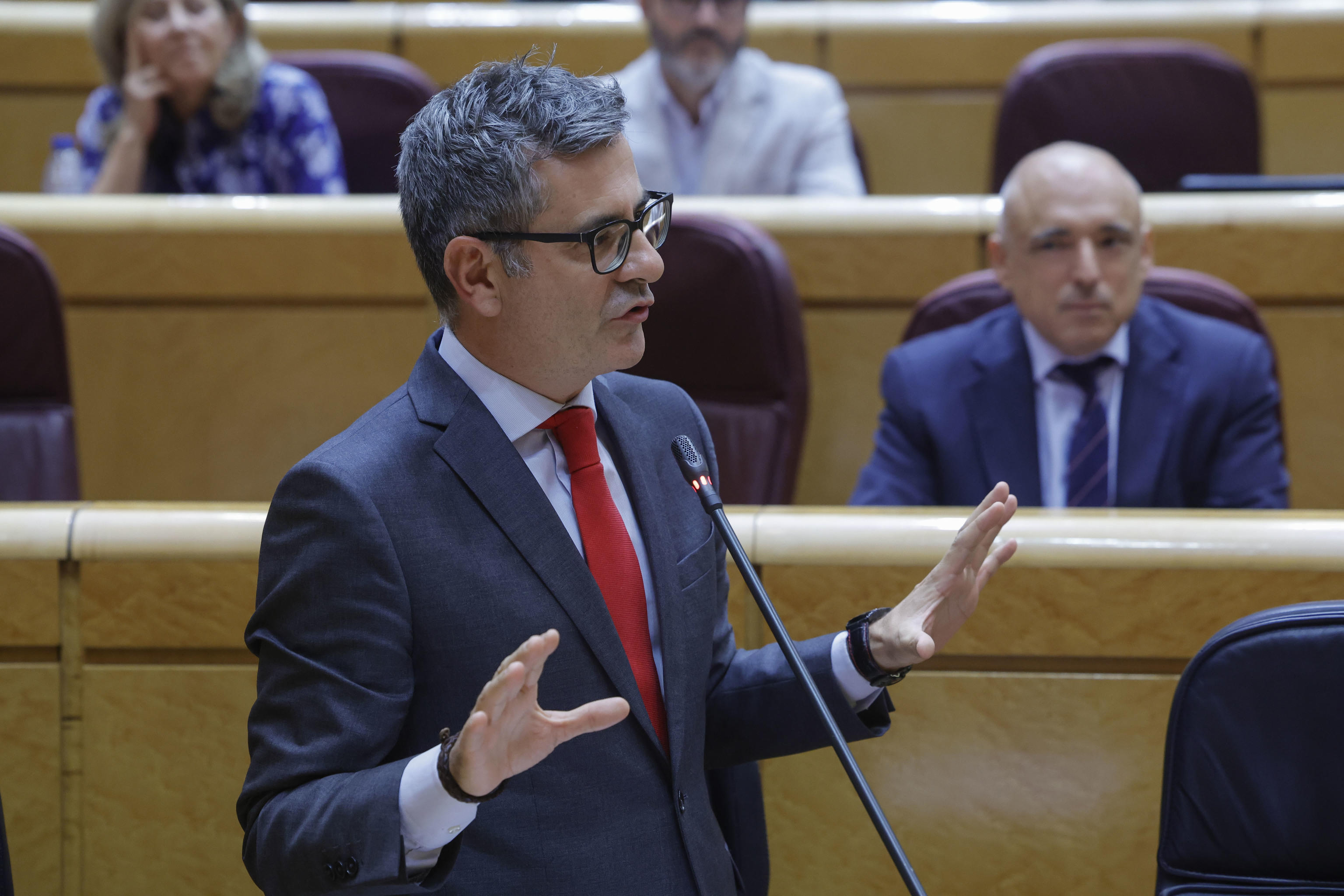 Bolaños presiona al Supremo para que reactive la 'ley de nietos' y el PP le avisa de que puede "acabar en Soto del Real"