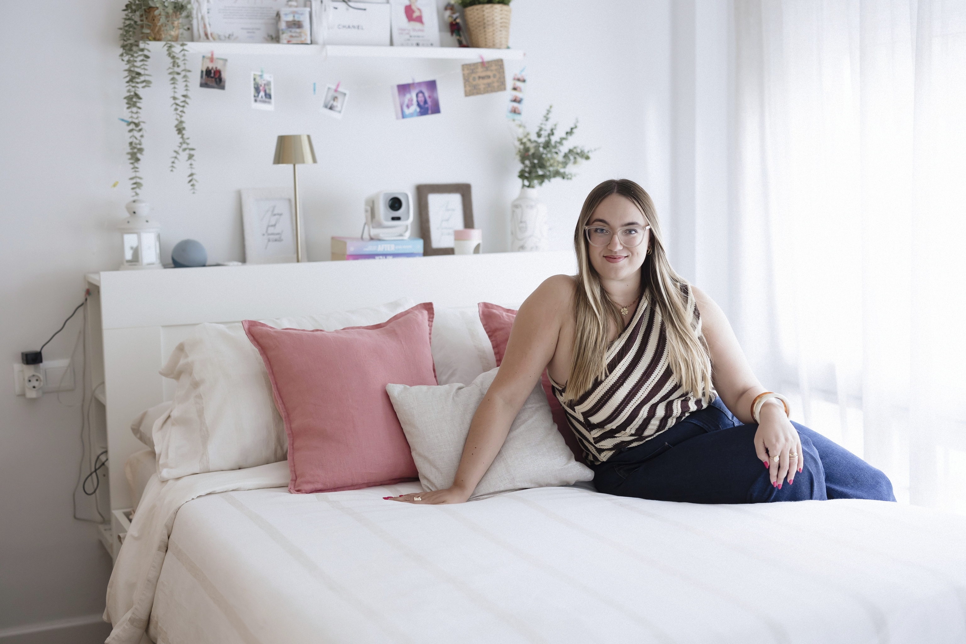 La emancipación se retrasa el doble en España que en el conjunto de Europa: "A los 26 años sigo estando en mi habitación de cuando era pequeña, con las muñecas en la estantería"