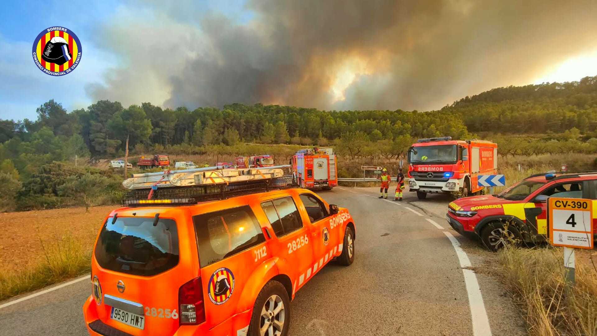 Se moviliza la UME al incendio forestal de Tuéjar (Valencia) y se eleva el nivel de Emergencia