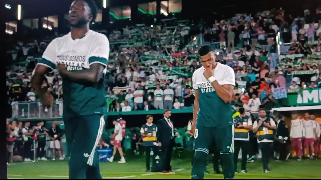 Vinicius, Mbappé y Konaté evitan lucir el mensaje de apoyo a Ceuta antes del Elche - Real Madrid
