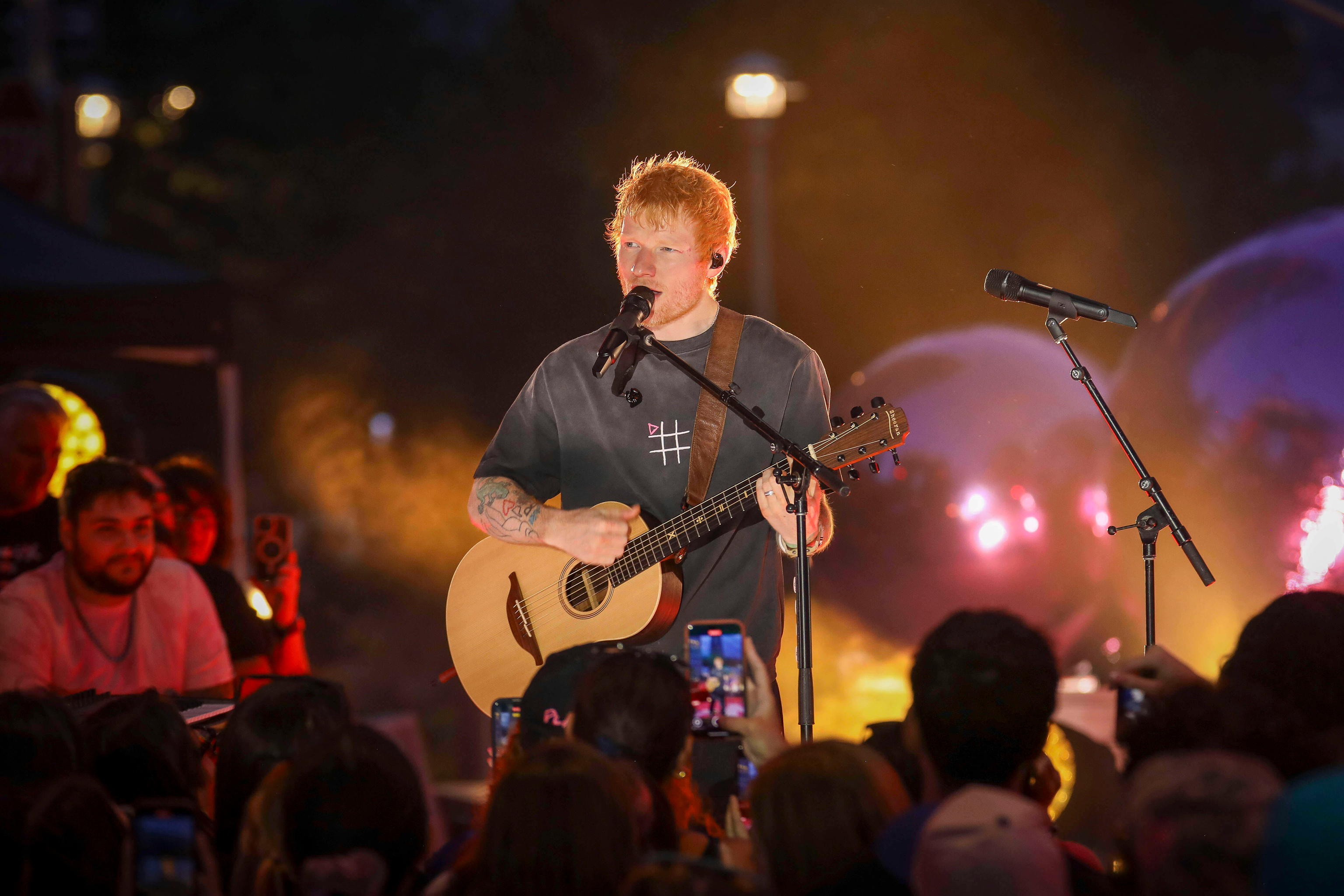 La gira de Ed Sheeran, en peligro: cuatro artistas abandonan en solidaridad con Macklemore