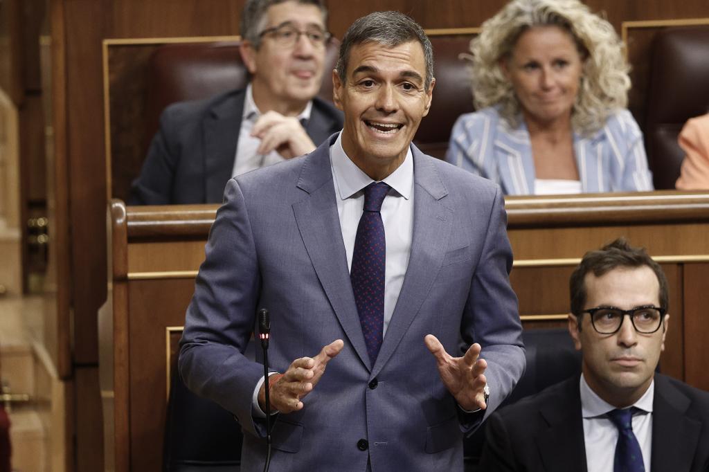 Sánchez acusa a Feijóo de "poner palos en la rueda" y "tratar de cronificar" la crisis de Ceuta