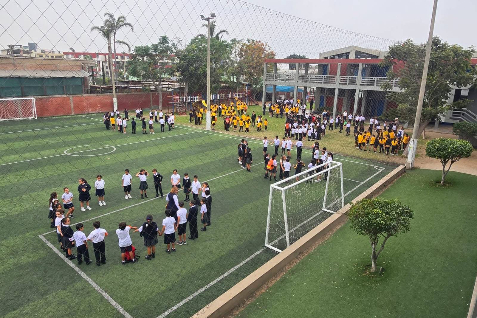 Detienen a ocho estudiantes de un colegio militar de Perú por violar en grupo a otro menor con el palo de una escoba