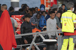 Rescatan una neumática cerca de Lanzarote con 82 inmigrantes y tres fallecidos