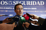 Albares anuncia una "presencia institucional permanente" de Frontex en Ceuta y Melilla tras el cruce masivo de personas