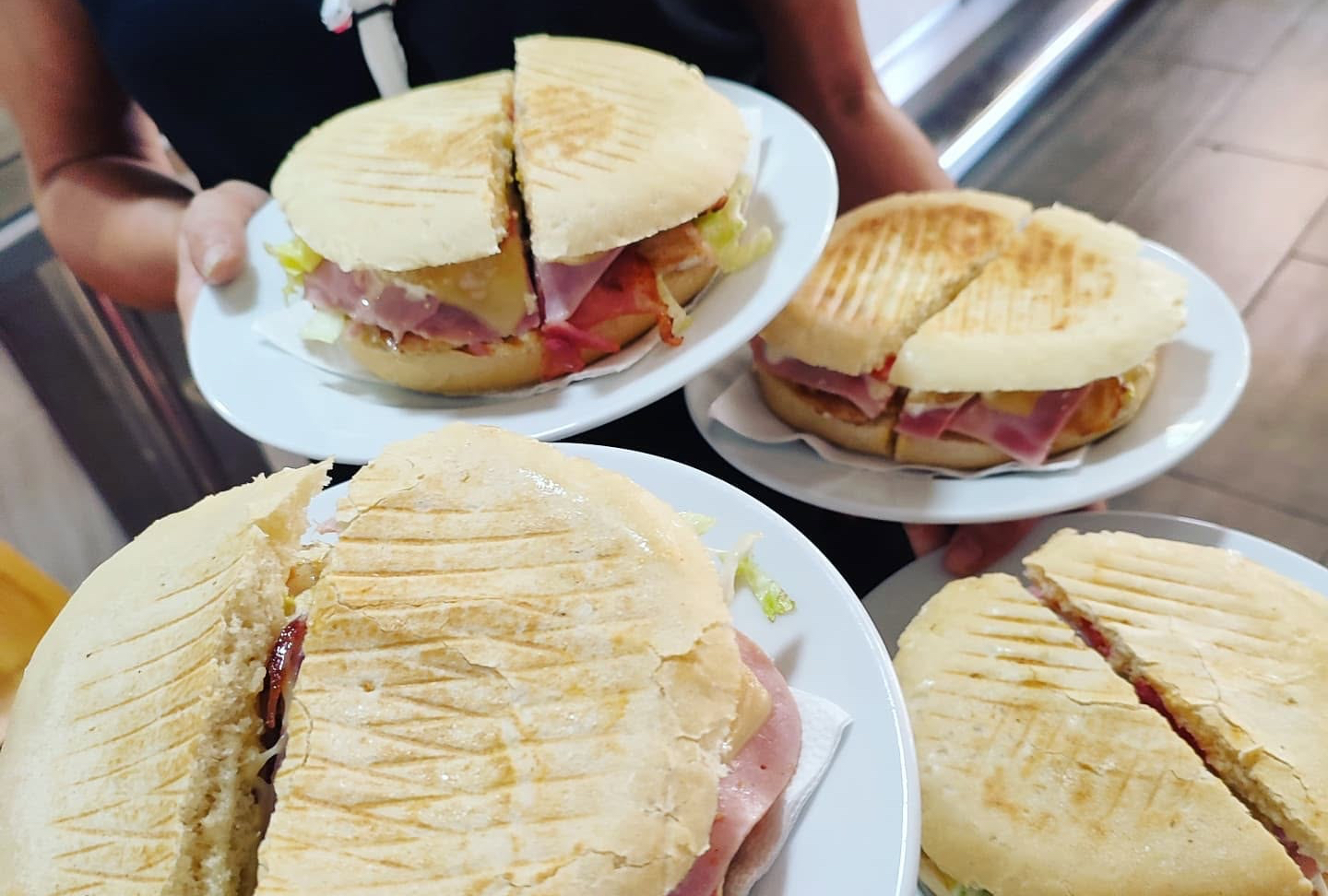Desde camperos a kebab o perritos: el local de Málaga con más de 25 años con una carta sin gluten