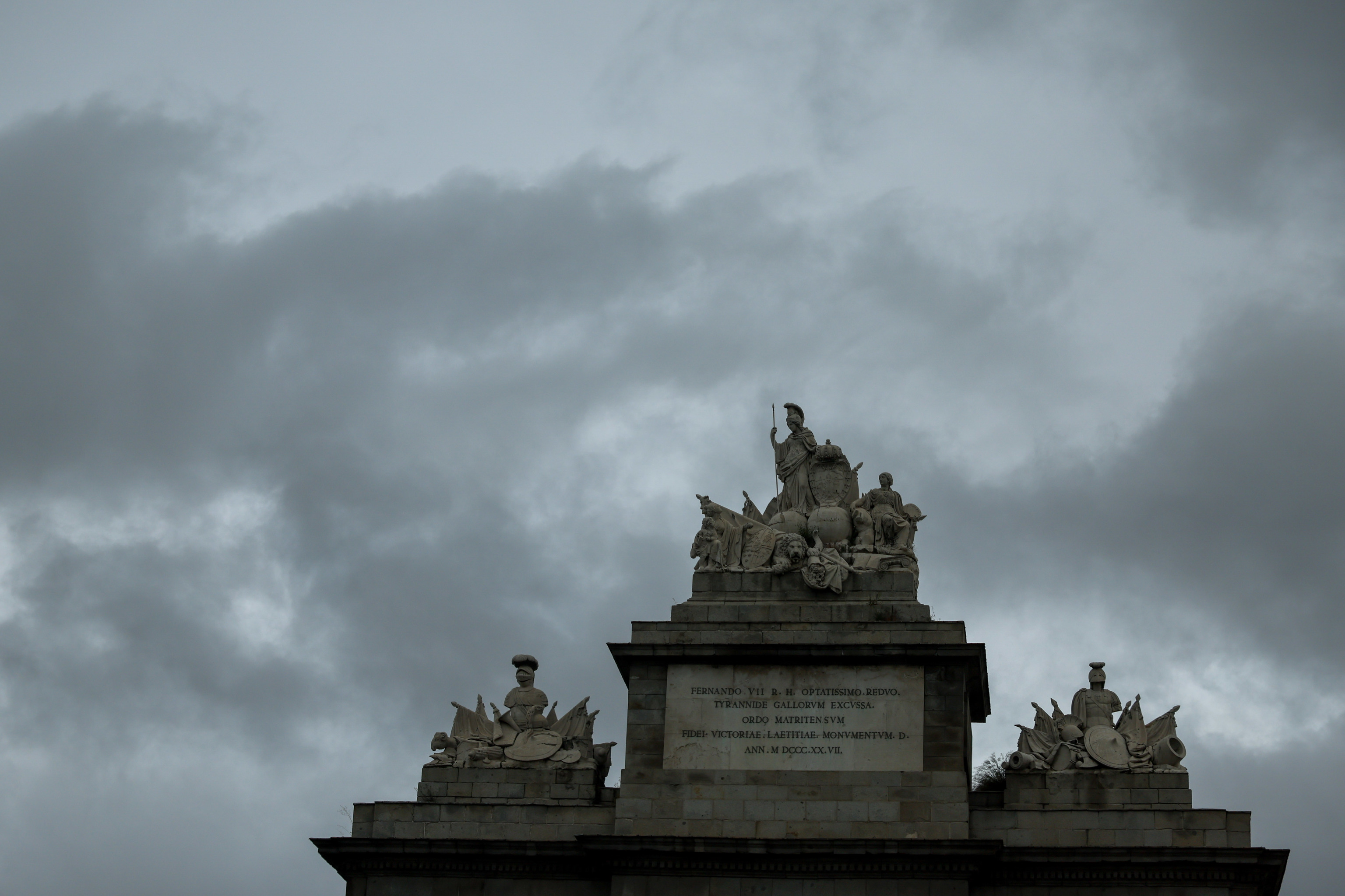 Un kit de emergencia y otras recomendaciones de la Comunidad de Madrid a 179 municipios ante las tormentas de otoño: radio con pilas, bombas de achique...
