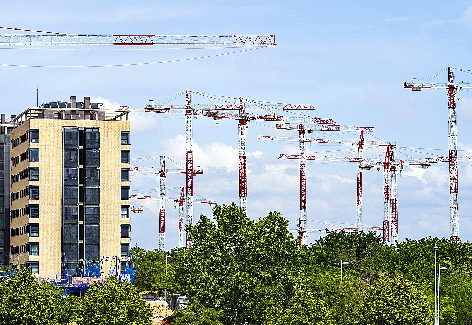 Suben los visados pero las obras se paralizan: la ecuación que explica por qué no se construye suficiente vivienda en España