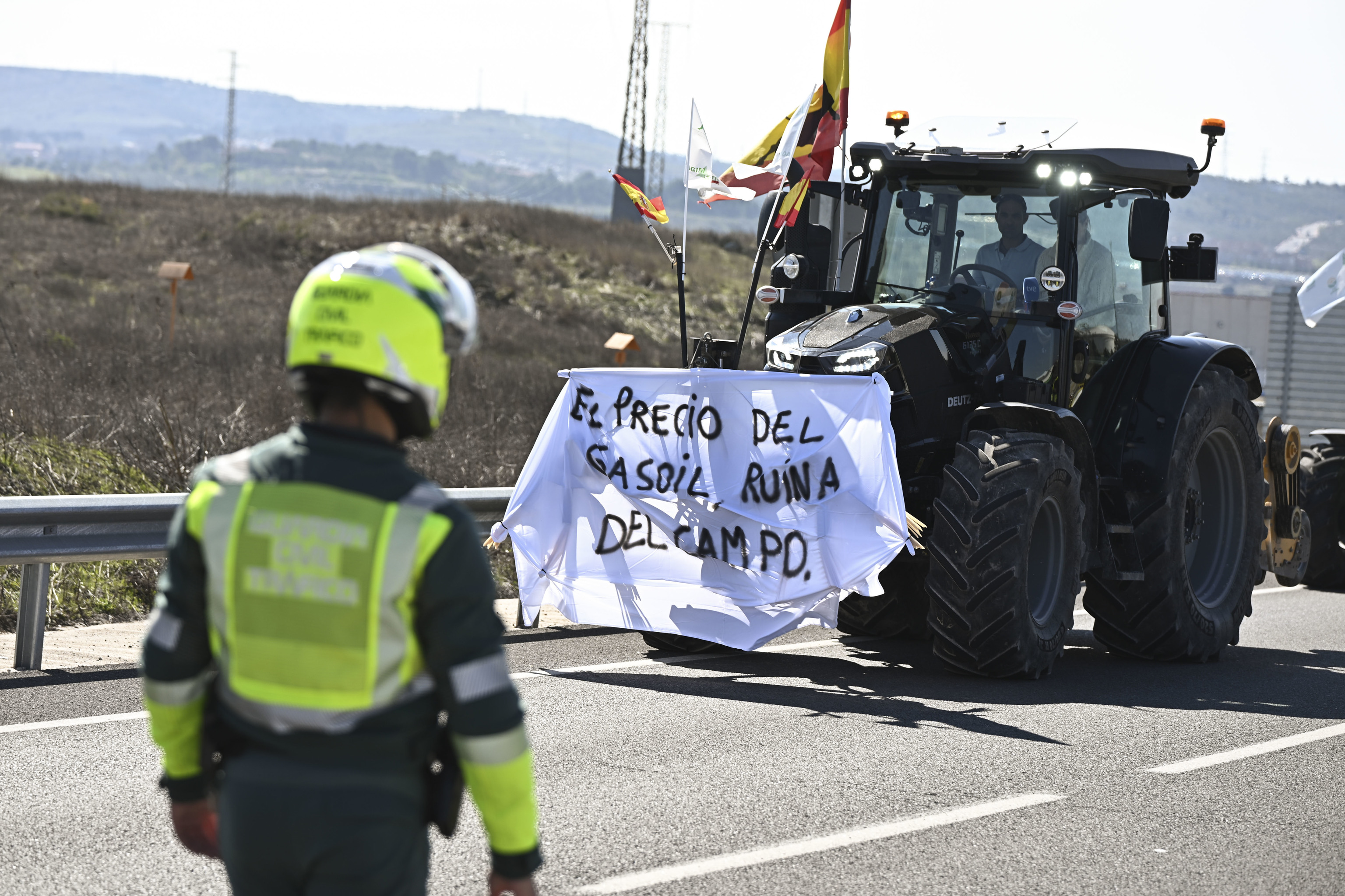 El campo se moviliza contra la subida "inasumible" del combustible y la "falta de respuesta" del Gobierno