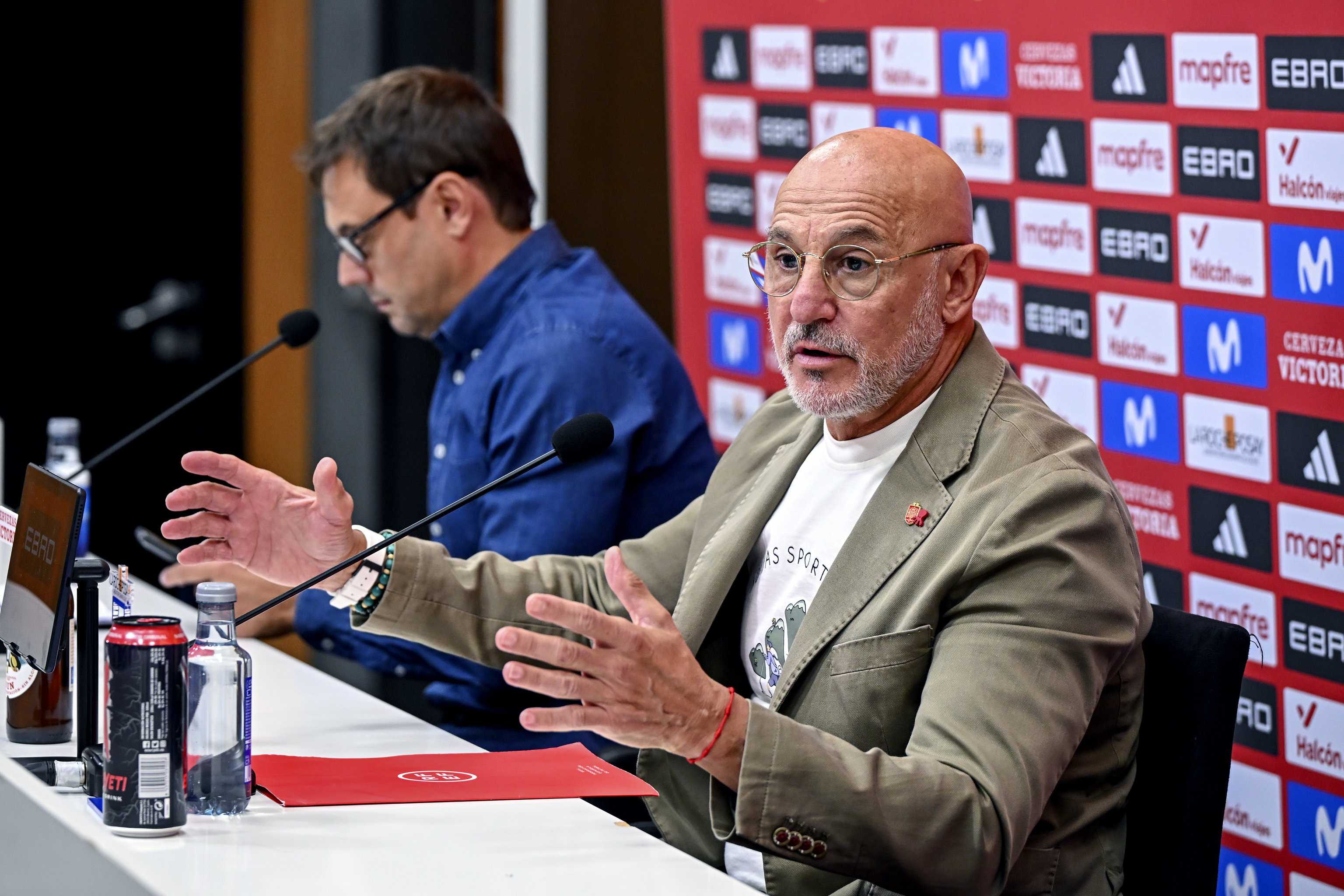 Luis de la Fuente sobre la situación de las camisetas de Mbappé, Vini y Konaté en Elche: "Hoy me siento más ceutí y caballa que antes"
